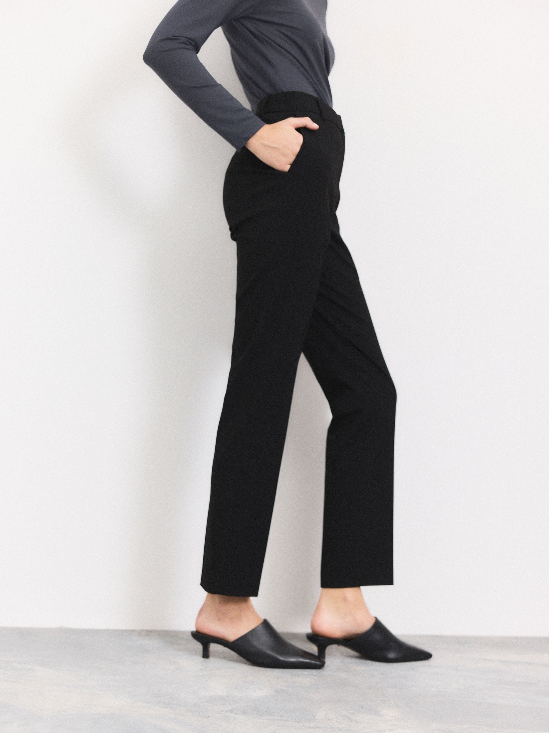 Tailored Slim Trousers With Wool - Black - Regular - Location Worn