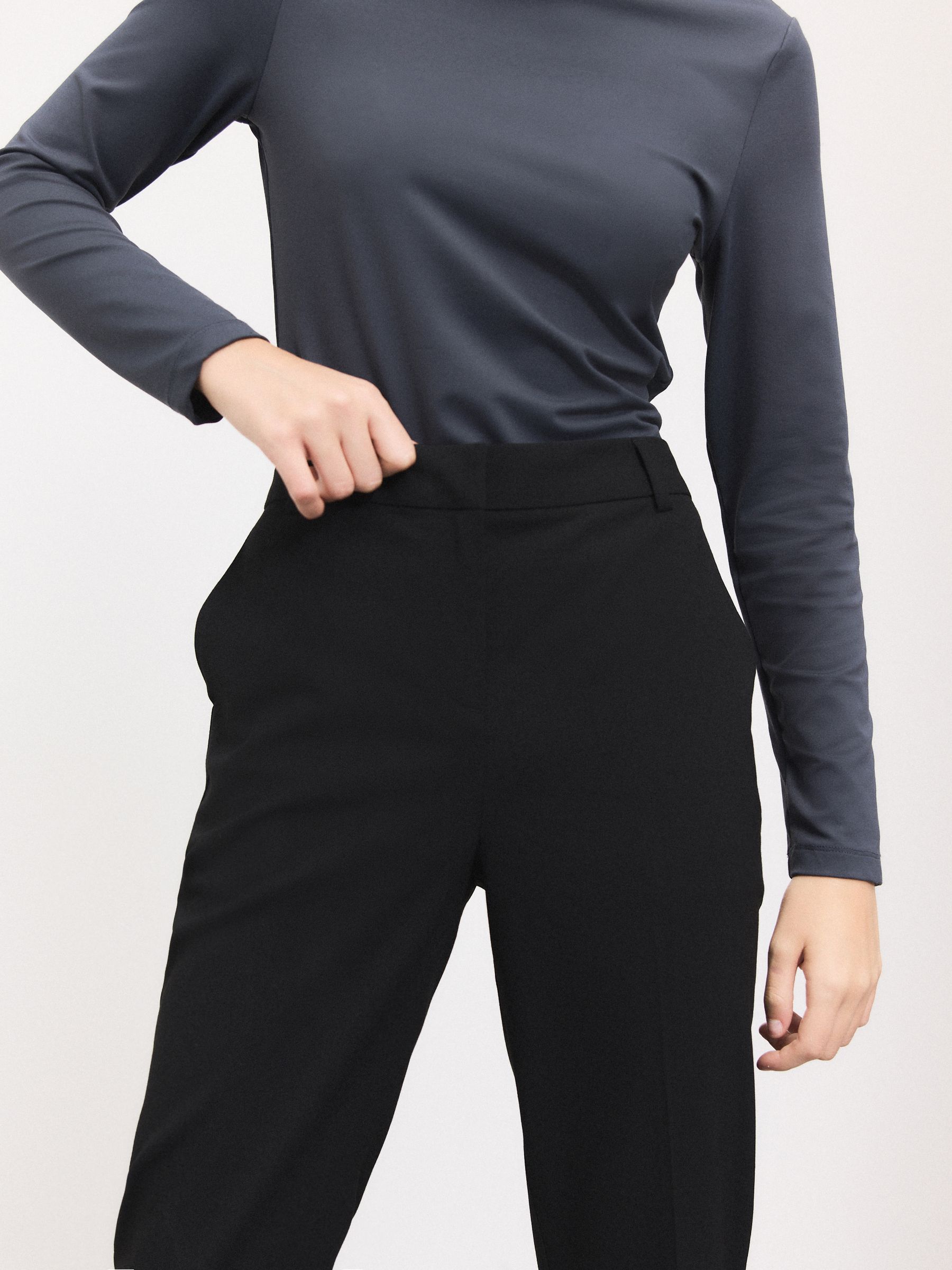 Tailored Slim Trousers With Wool - Black - Regular - Location Worn
