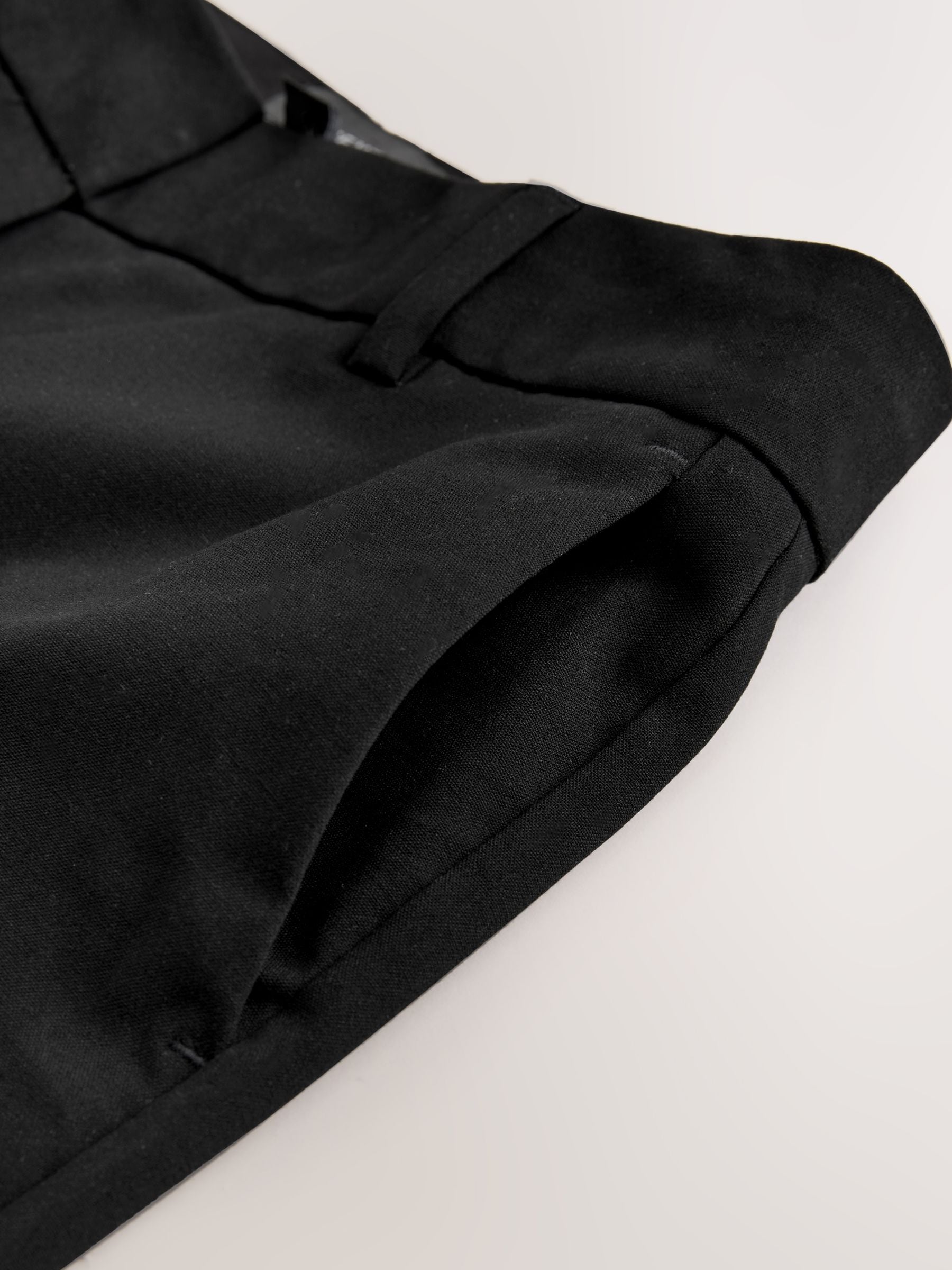 Tailored Slim Trousers With Wool - Black - Regular - SIP Still Life