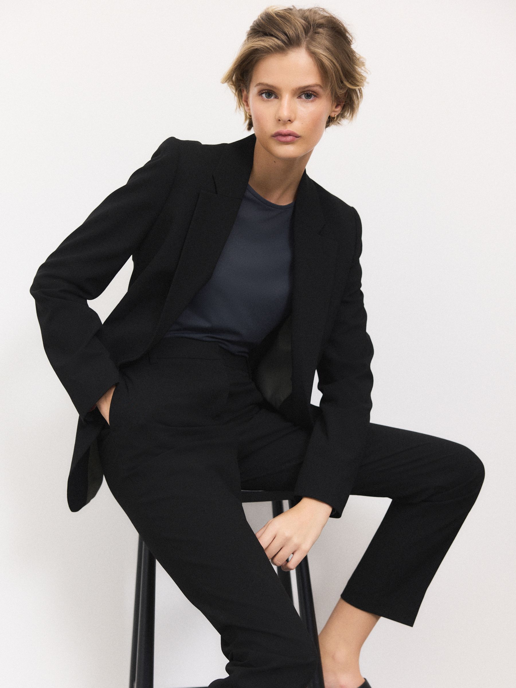 Tailored Single Breasted Blazer With Wool - Black - Regular - Location Worn