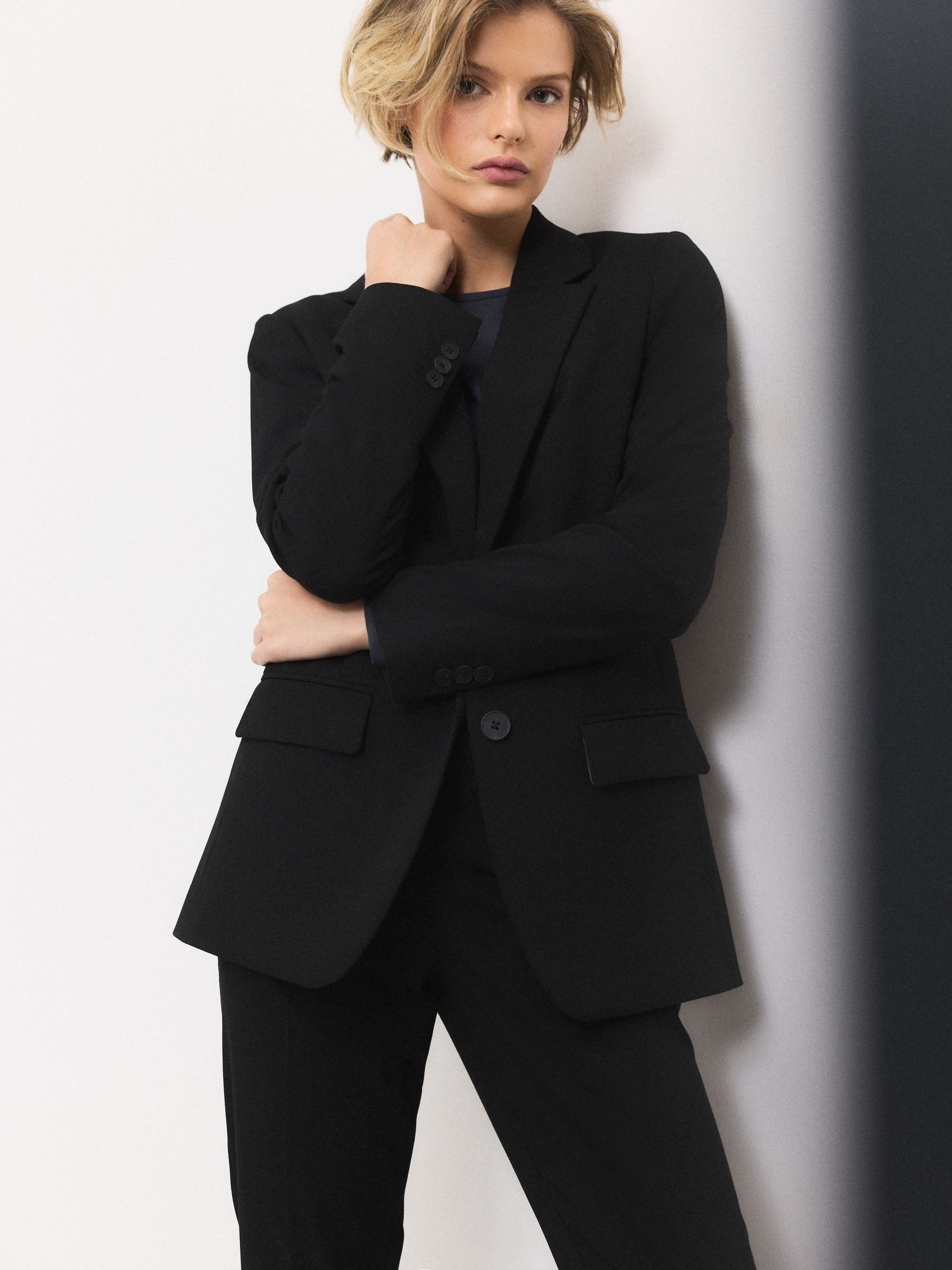 Tailored Single Breasted Blazer With Wool - Black - Regular - Location Worn