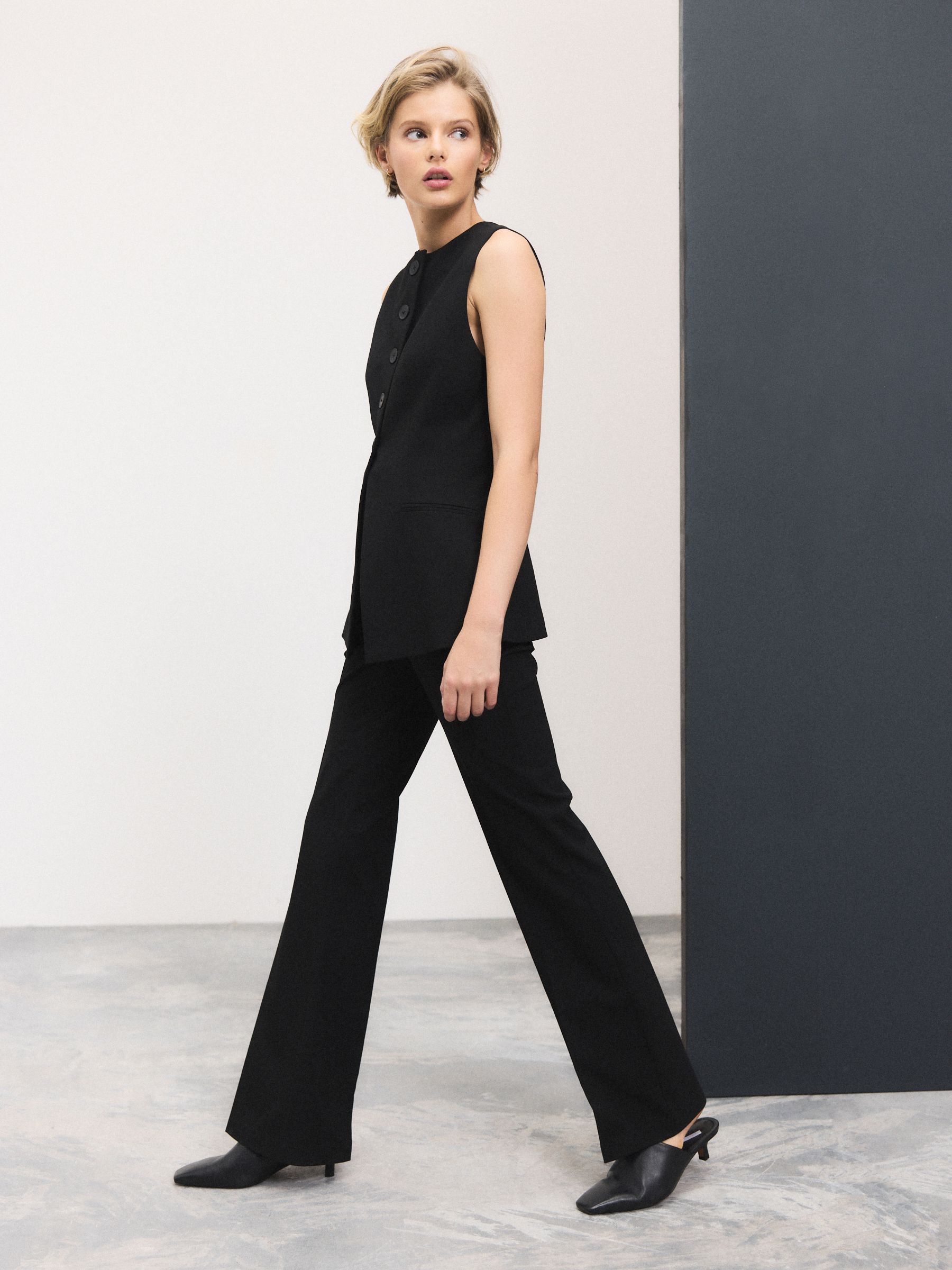 Tailored Bootcut Trousers With Wool - Black - Regular - Location Worn