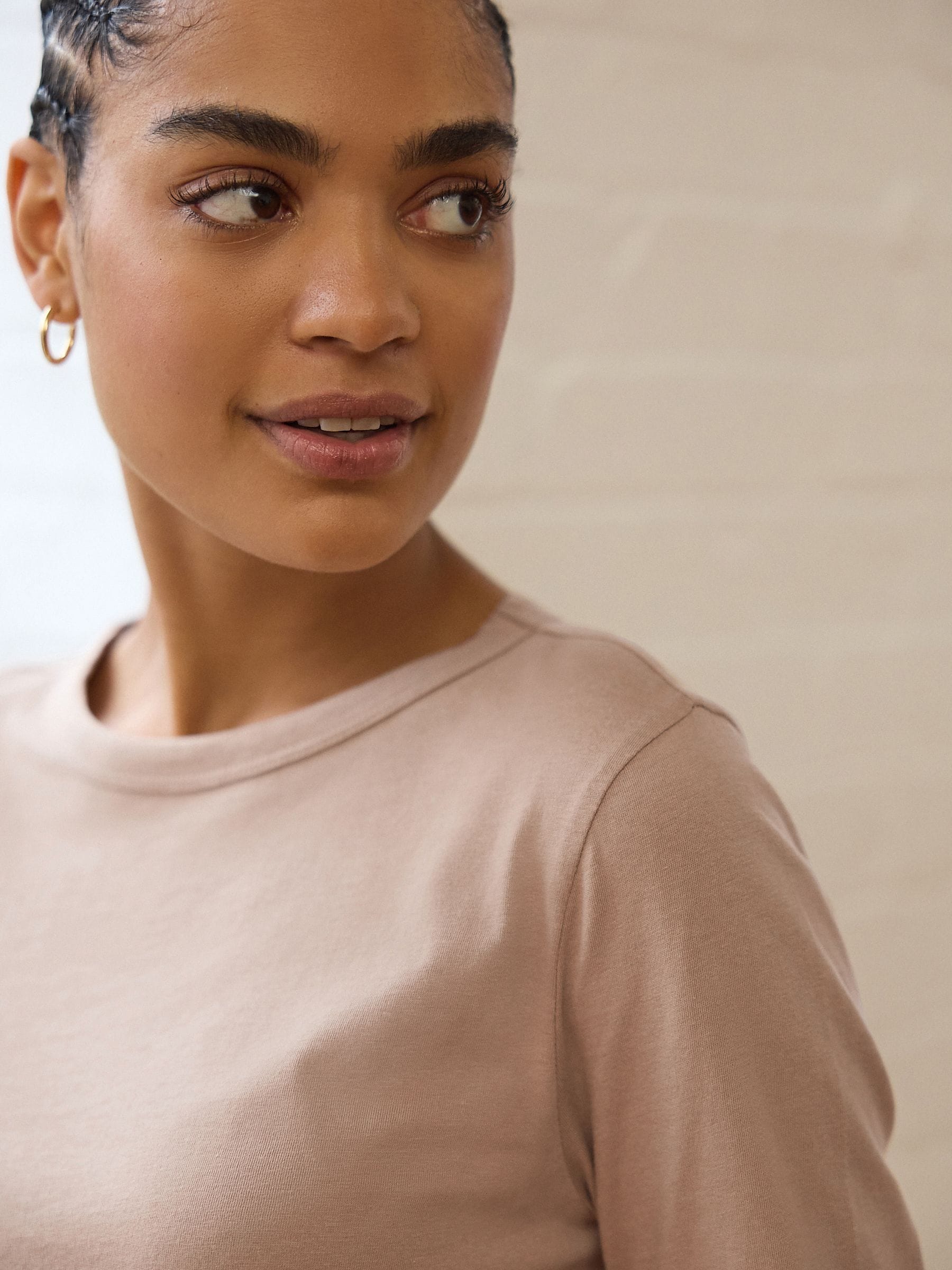Long Sleeve Crew Neck T-Shirt - Neutral - Regular - Location Worn