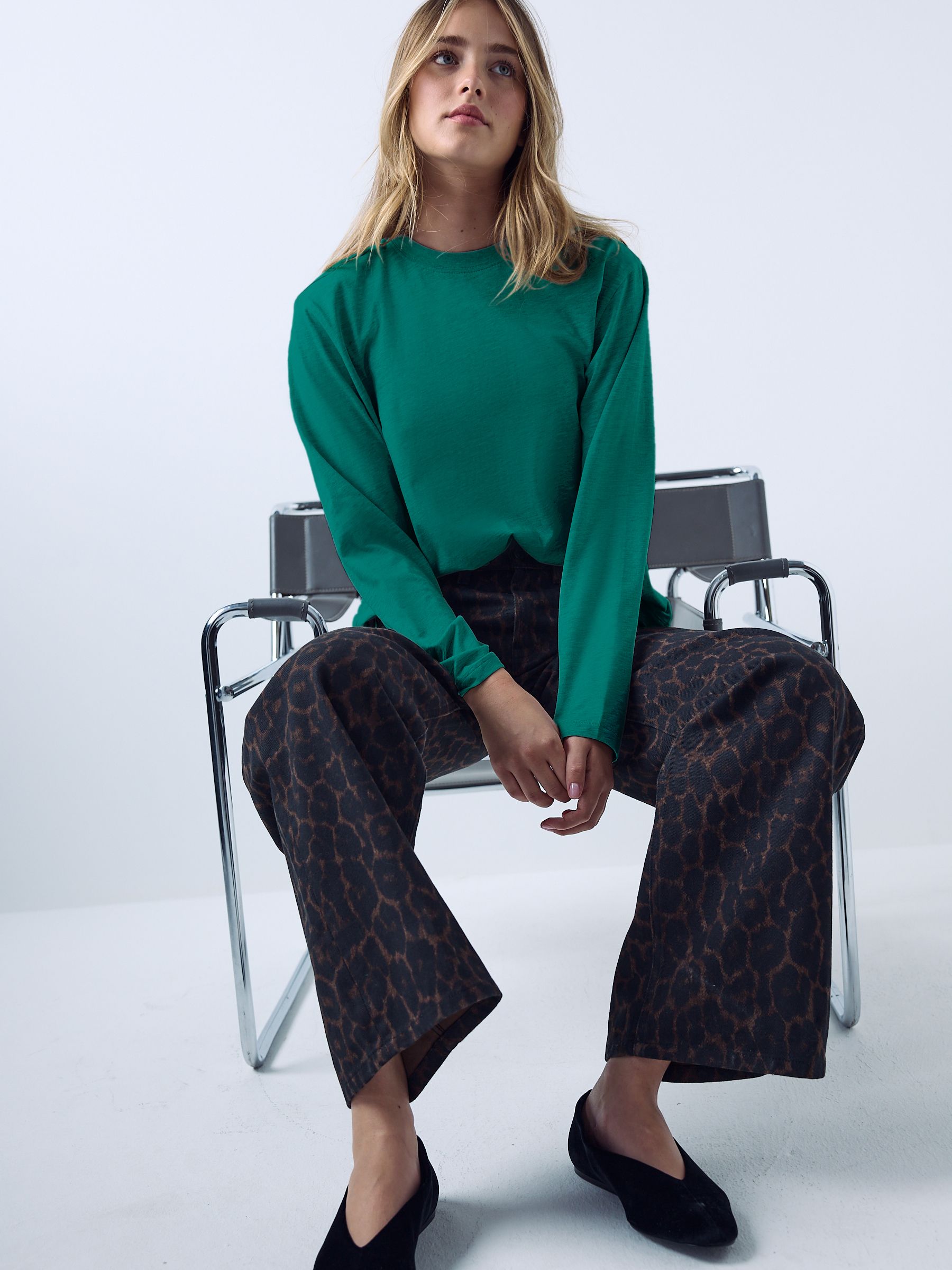 Long Sleeve Crew Neck T-Shirt - Green - Regular - Location Worn