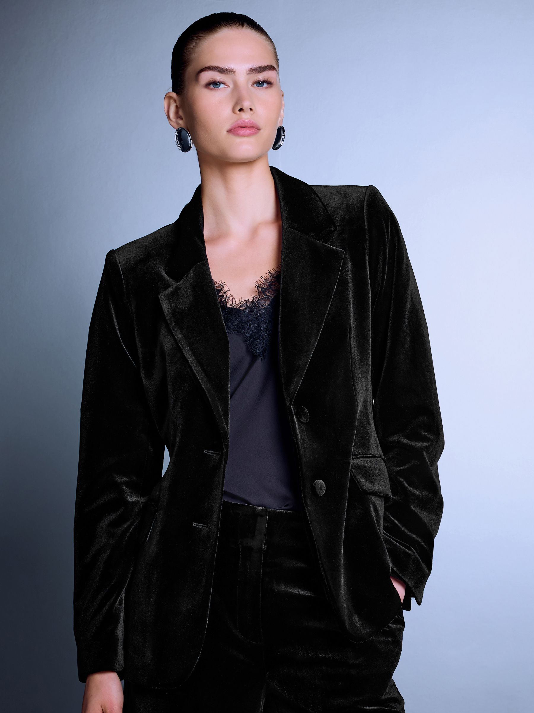 Velvet Single Breasted Blazer - Black - Regular - Location Worn