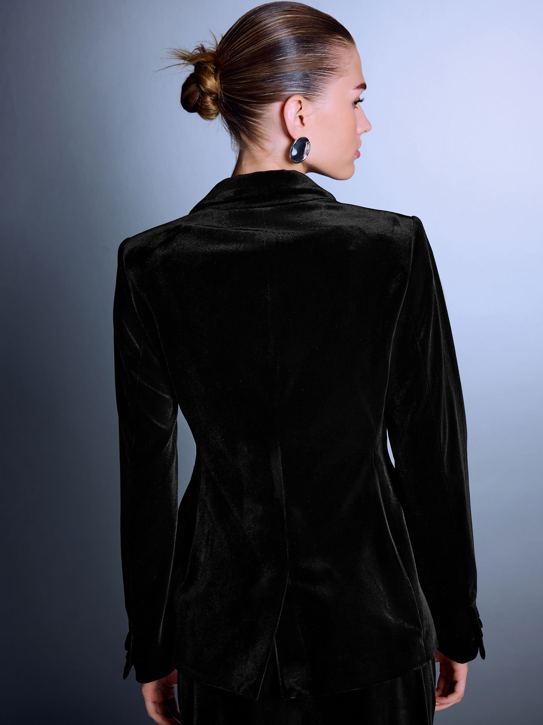 Velvet Single Breasted Blazer - Black - Regular - Location Worn