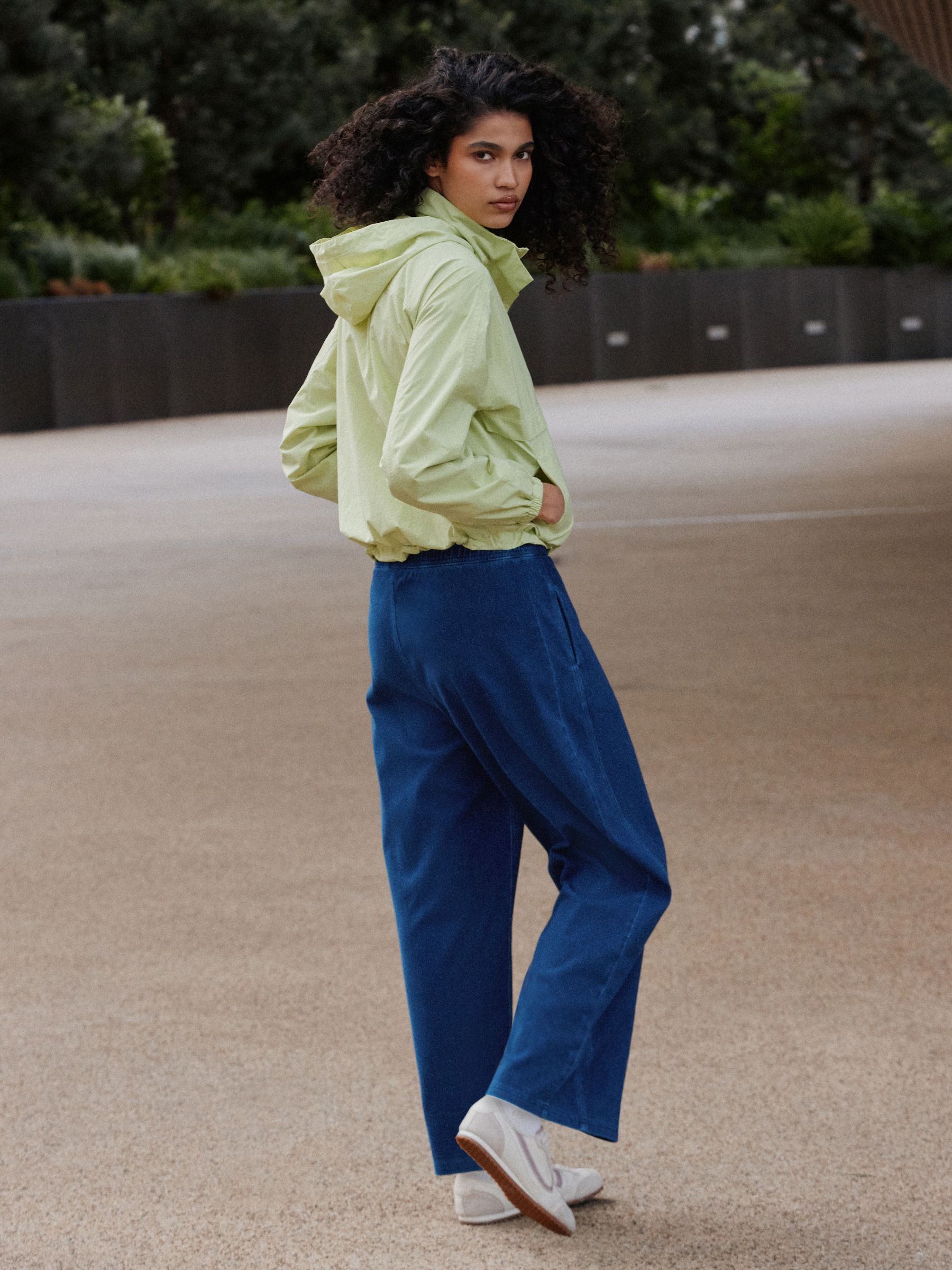 Barrel Leg Denim Jersey Trousers - Dark Blue - Regular - Location Worn