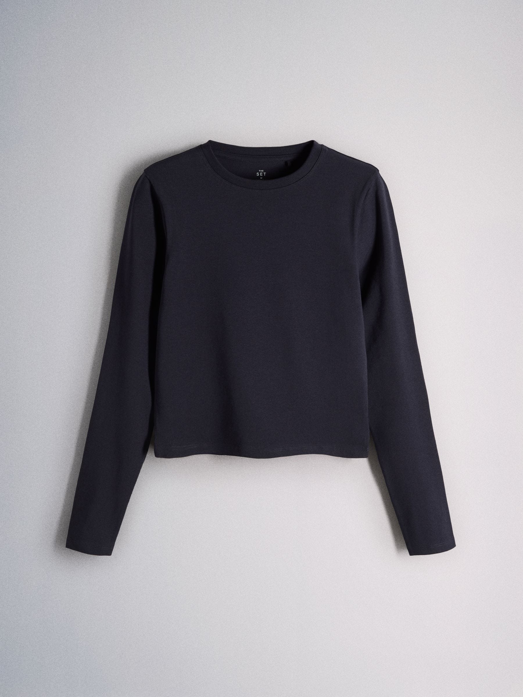 The Set 4 Pack Long Sleeve Skinny Fit Cropped T-Shirts - Burgundy Red/Navy Blue/Pink/White - Regular - SIP Still Life