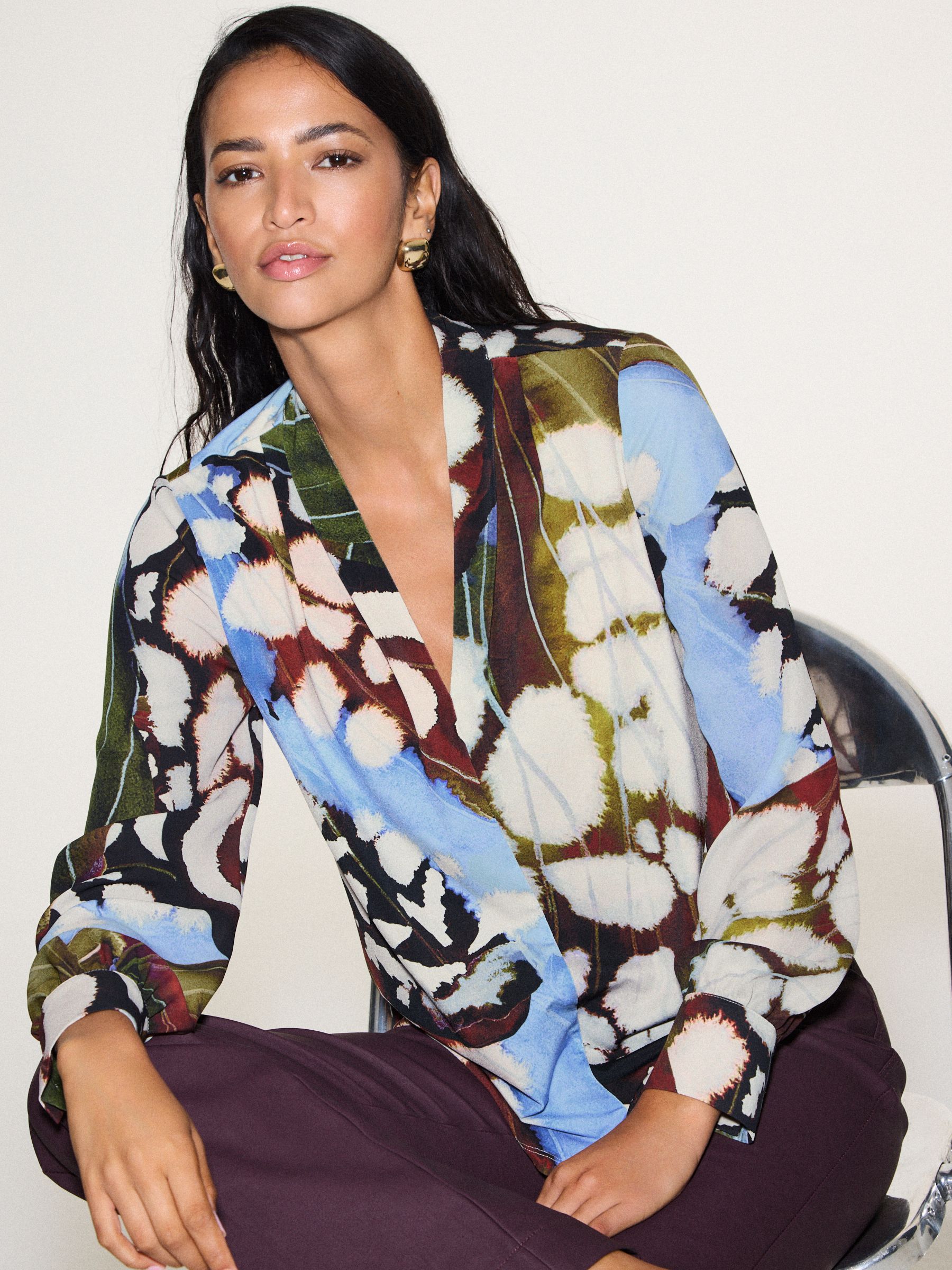 Long Sleeve V-Neck Cuff Top - Blue Animal Print - Regular - Location Worn