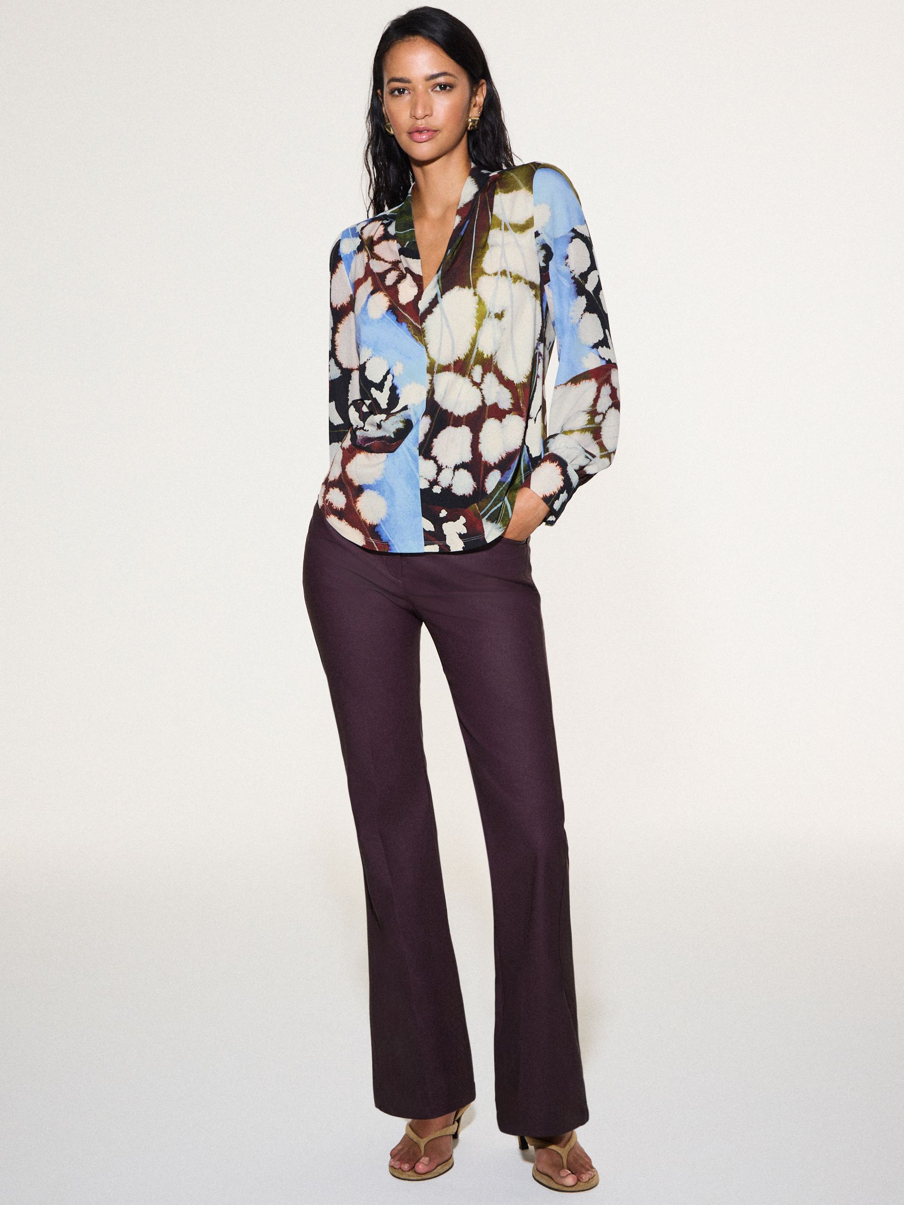 Long Sleeve V-Neck Cuff Top - Blue Animal Print - Regular - Location Worn