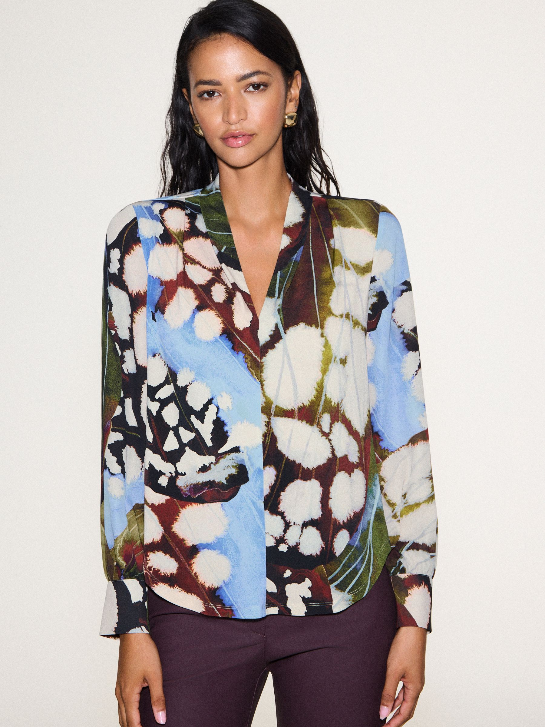 Long Sleeve V-Neck Cuff Top - Blue Animal Print - Regular - Location Worn