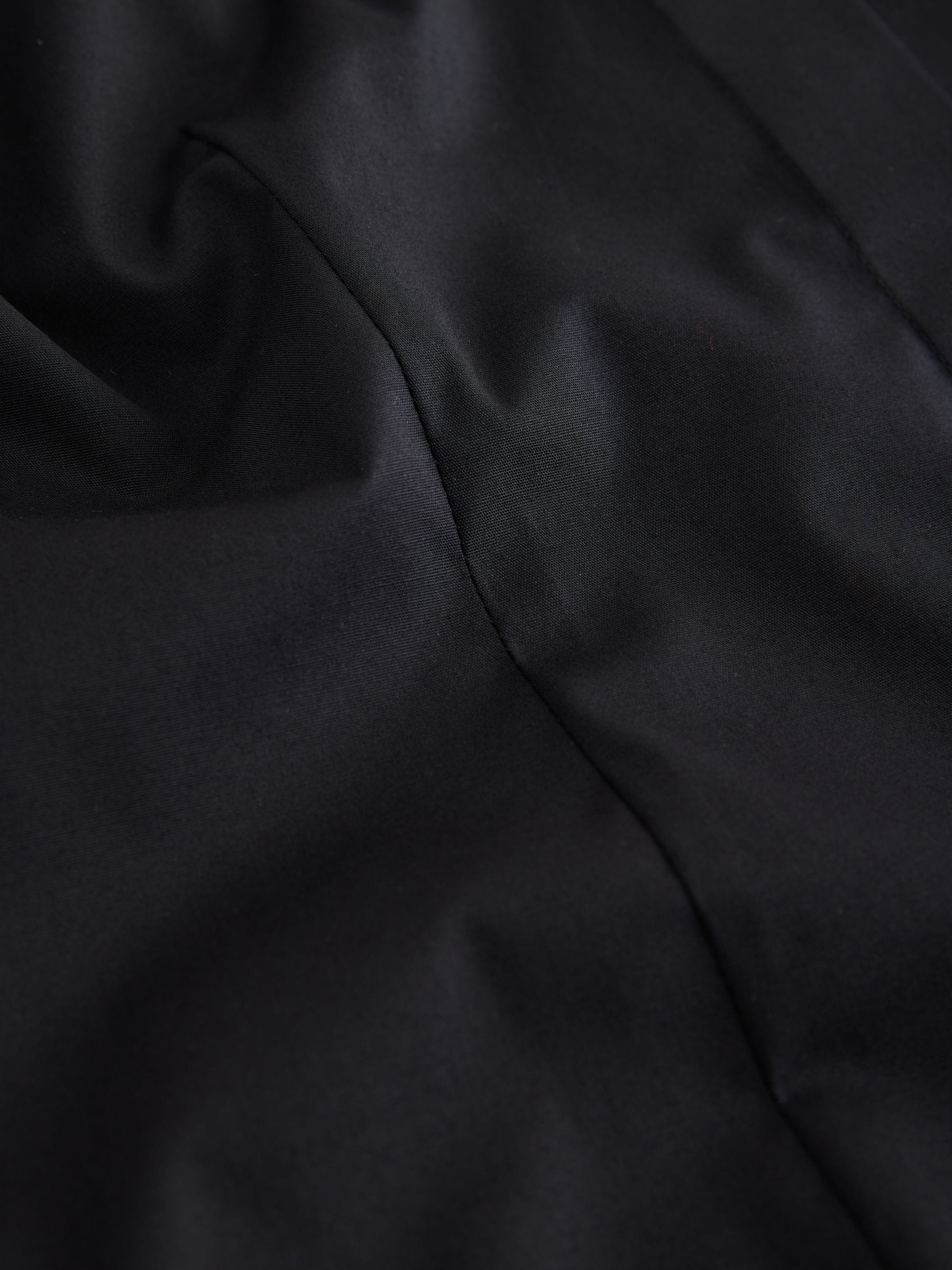 Fitted Stretch Essential Long Sleeve Shirt - Black - Regular - SIP Still Life