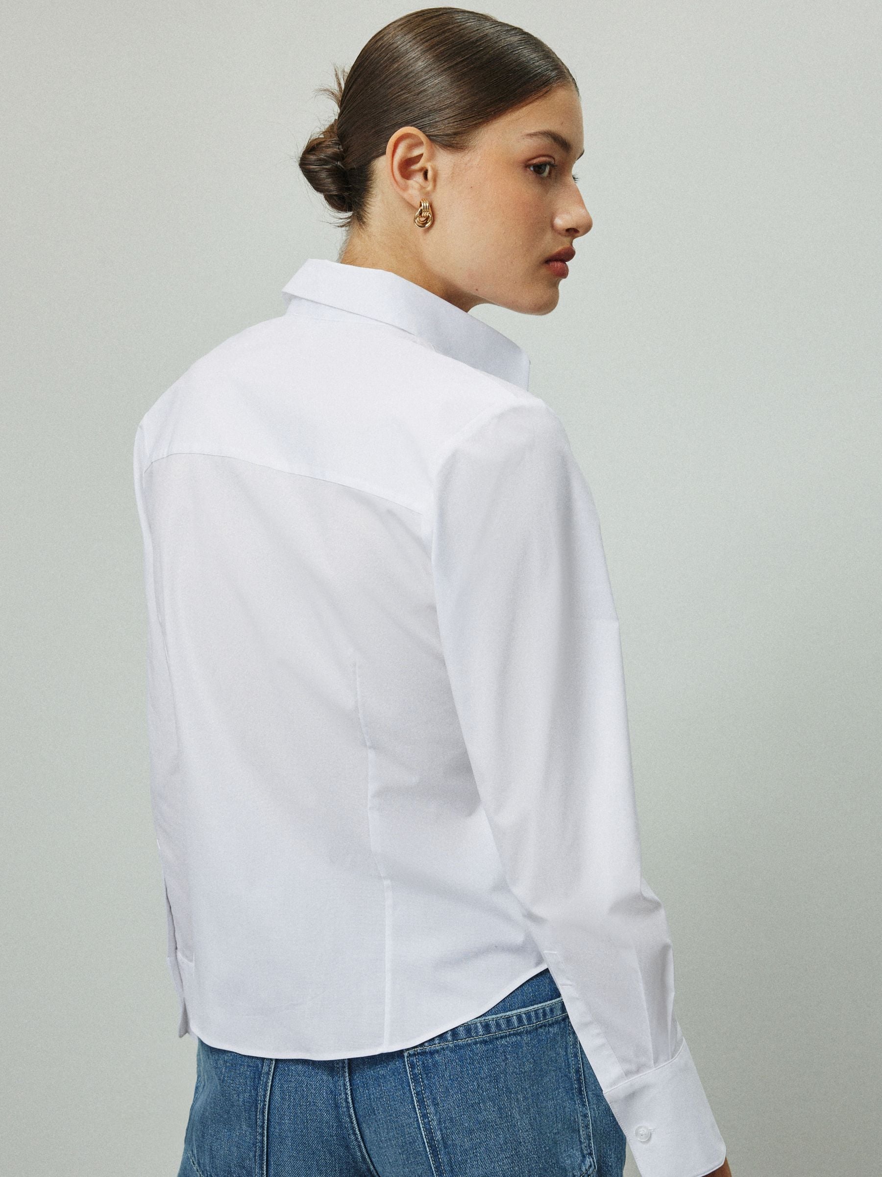 Fitted Stretch Essential Long Sleeve Shirt - White - Regular - Location Worn