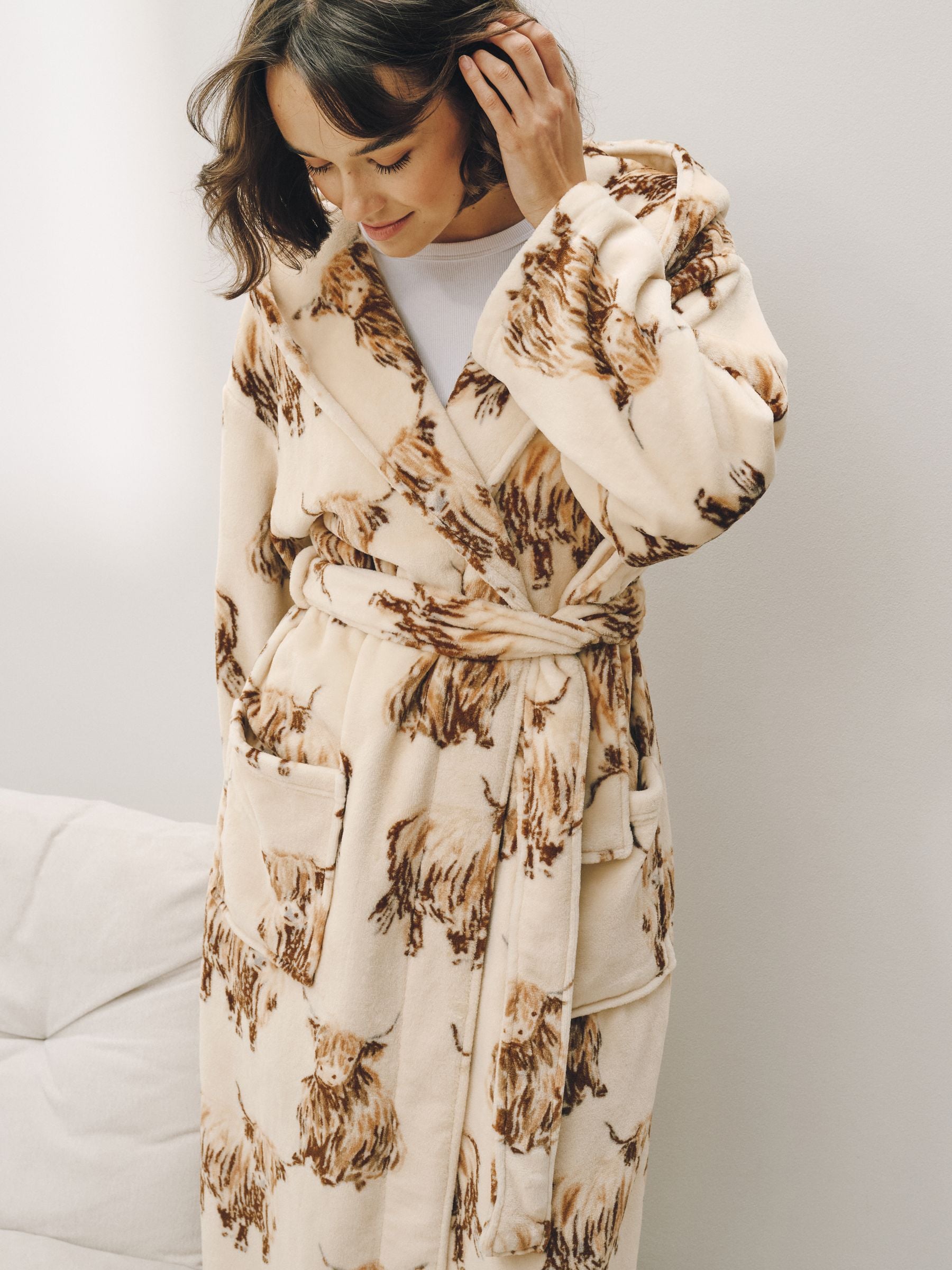 Cosy Dressing Gown - Ecru Hamish The Highland Cow - Regular - SIP Worn