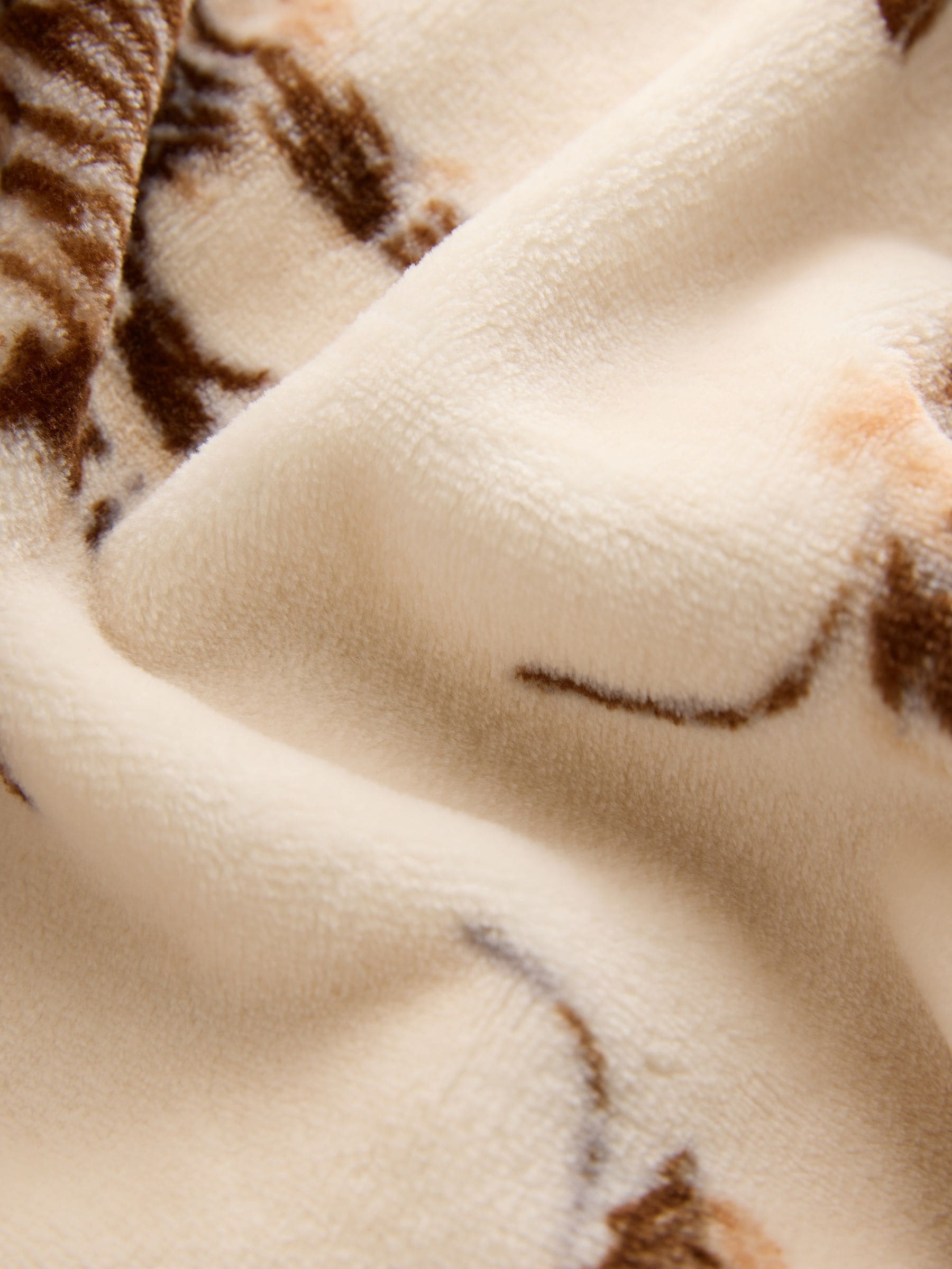 Cosy Dressing Gown - Ecru Hamish The Highland Cow - Regular - SIP Still Life