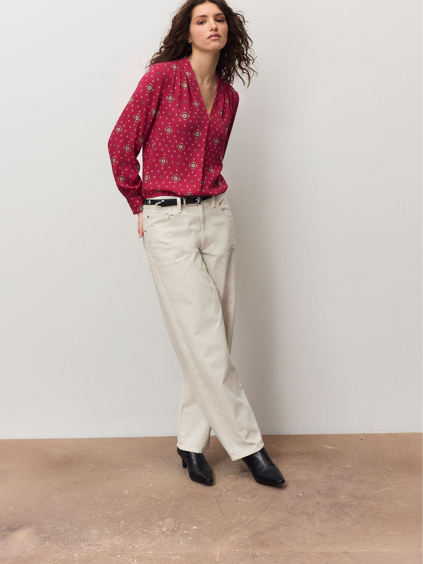 Long Sleeve V-Neck Cuff Top - Red Print - Regular - Location Worn