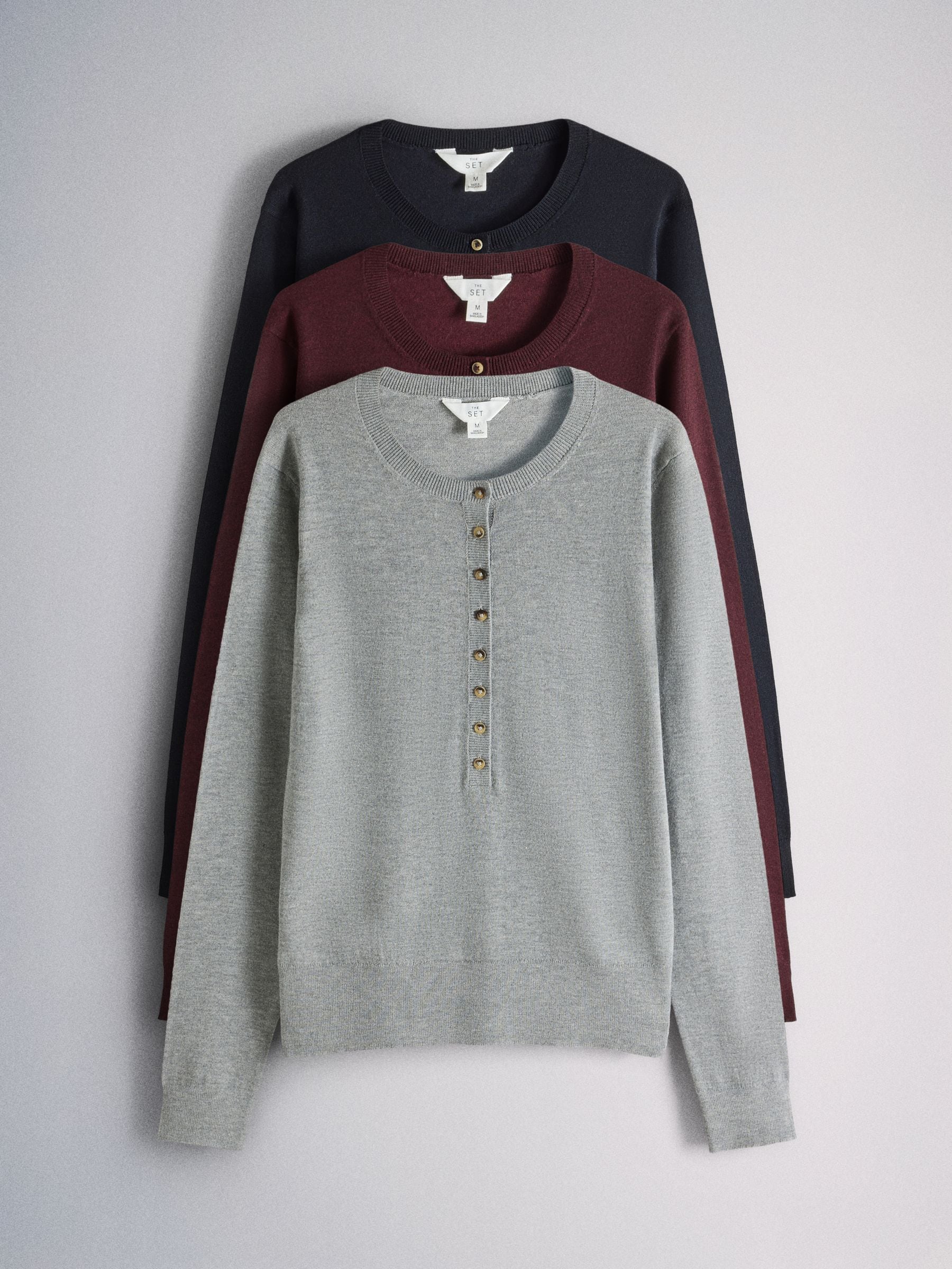 The Set 3 Pack Henley Jumper With Wool - Navy Blue/Light Grey/Burgundy Red - Regular - SIP Still Life
