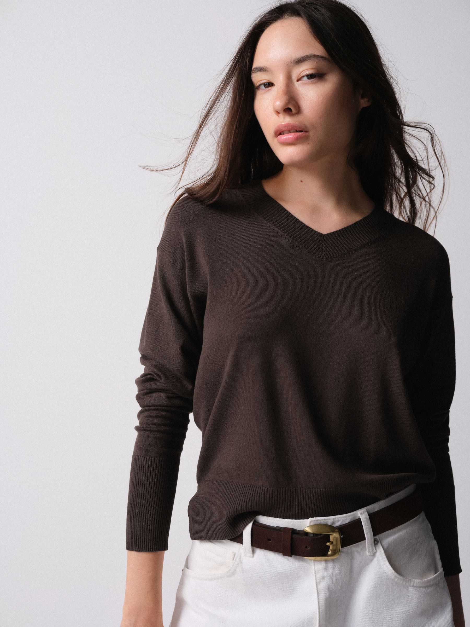 The Set Fine Knitted V-Neck Jumpers - Chocolate Brown/Taupe Brown/Cream - 3 Pack - SIP Worn