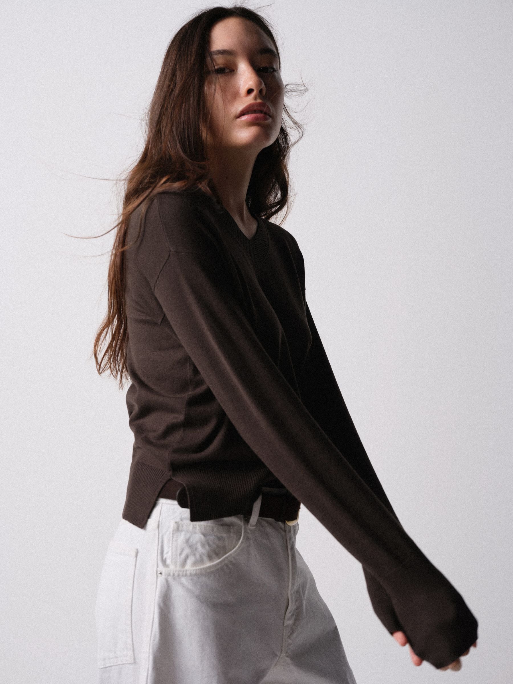 The Set Fine Knitted V-Neck Jumpers - Chocolate Brown/Taupe Brown/Cream - 3 Pack - SIP Worn