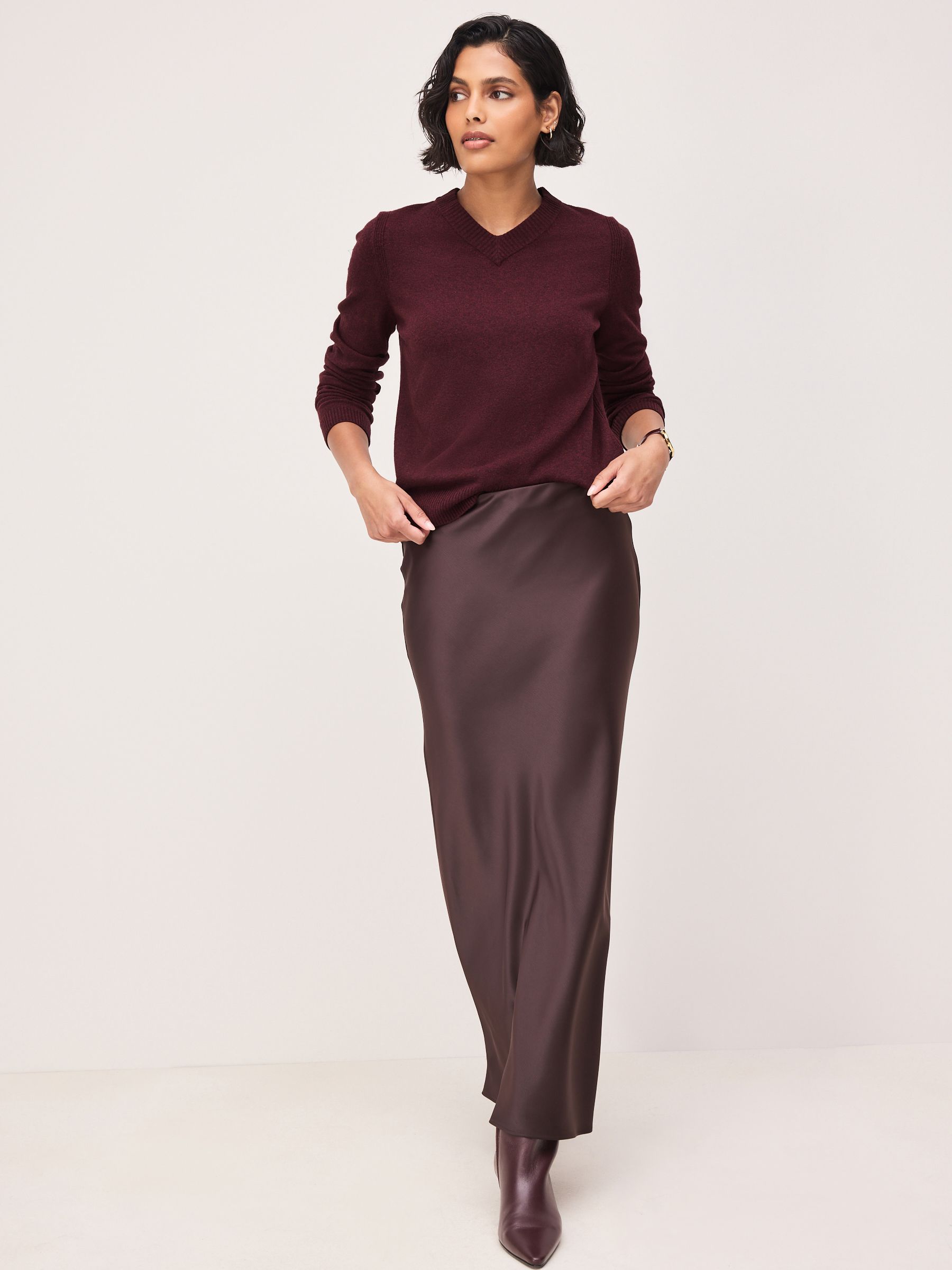 Supersoft V-Neck Long Sleeve Jumper - Burgundy Red - Regular - Location Worn