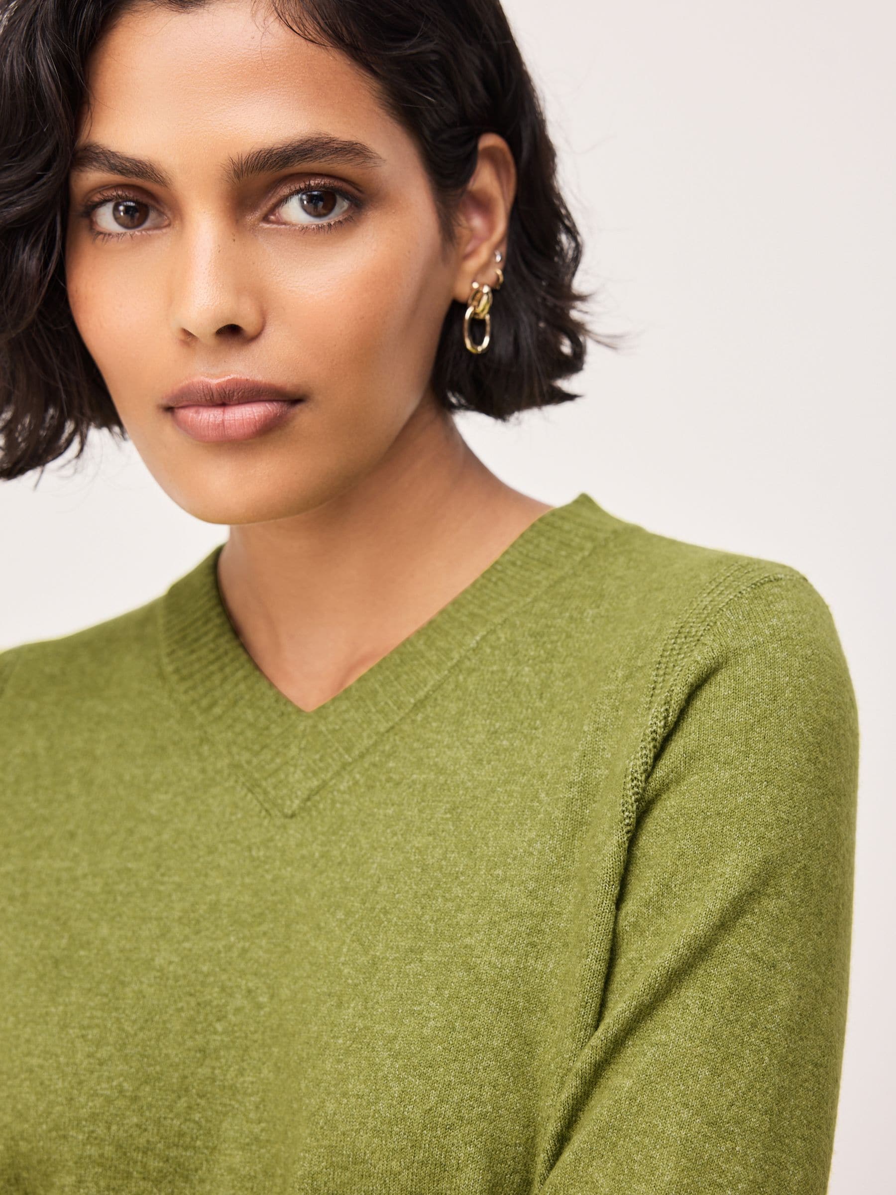Supersoft V-Neck Long Sleeve Jumper - Green - Regular - Location Worn