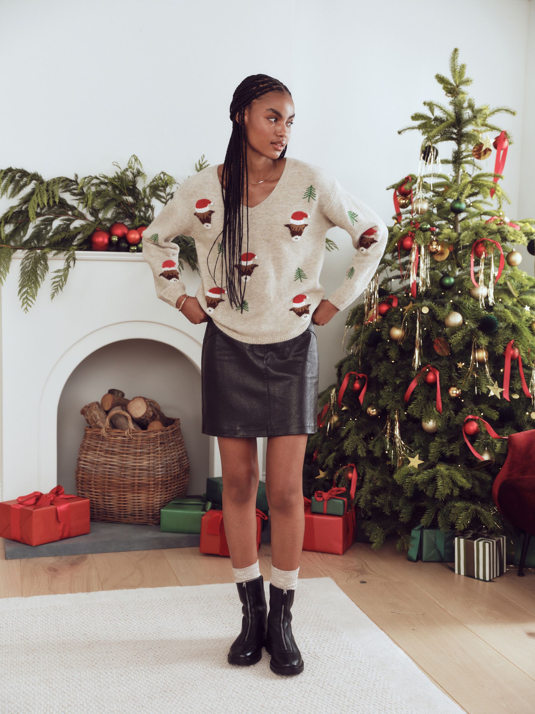 Family Matchback Christmas Jumper - Neutral Hamish - Regular - Location Worn