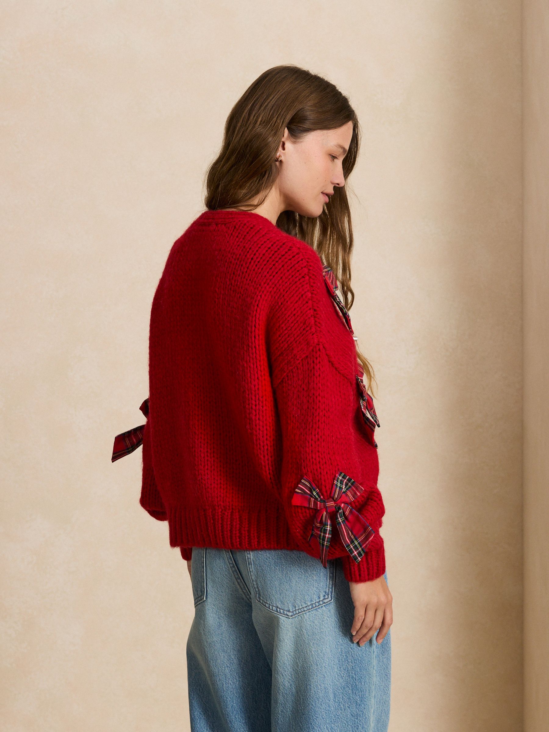 Soft Touch Chunky Knit Open Cardigan - Red 3D Tartan Bow - Regular - Location Worn