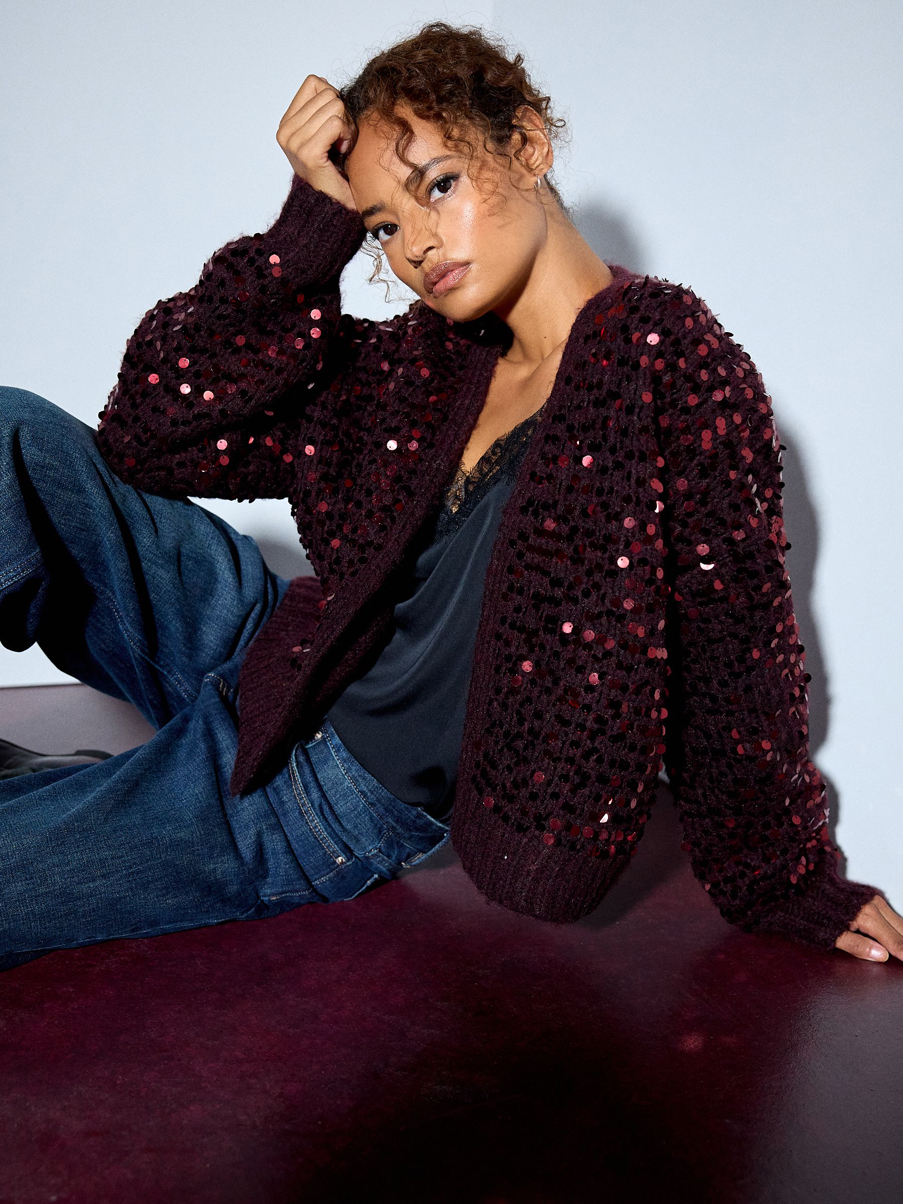 Soft Touch Chunky Knit Open Cardigan - Burgundy Red Sequin - Regular - Location Worn