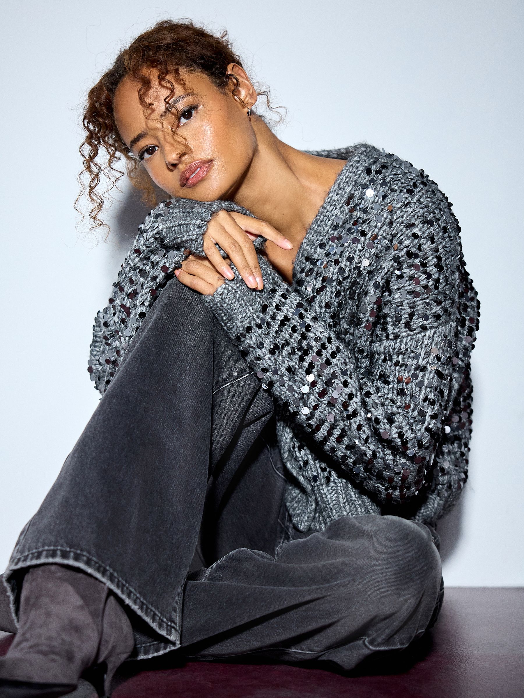 Soft Touch Chunky Knit Open Cardigan - Charcoal Grey Sequin - Regular - Location Worn