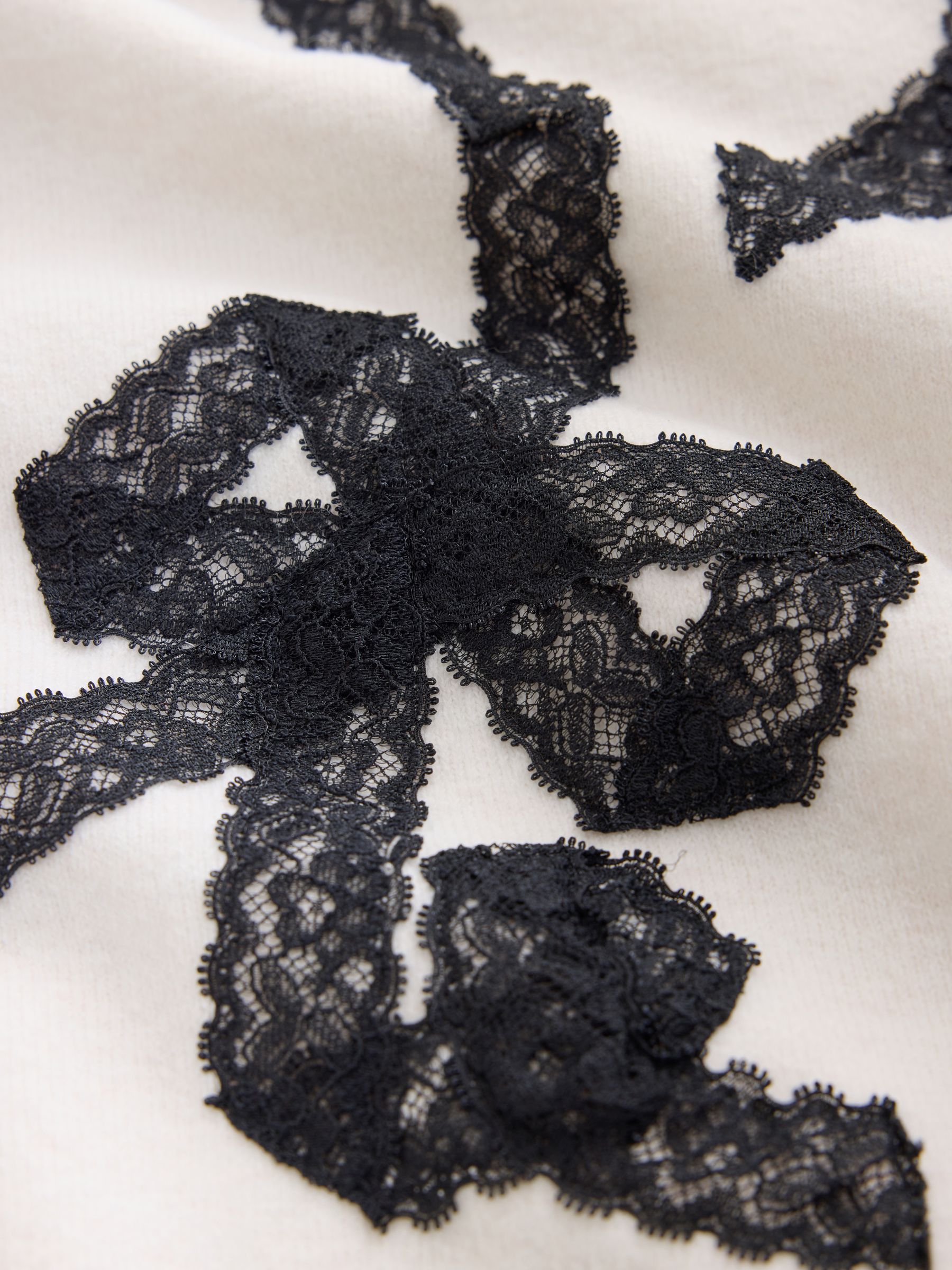 Supersoft Short Sleeve Knitted T-Shirt - Ecru Lace Bow - Regular - SIP Still Life