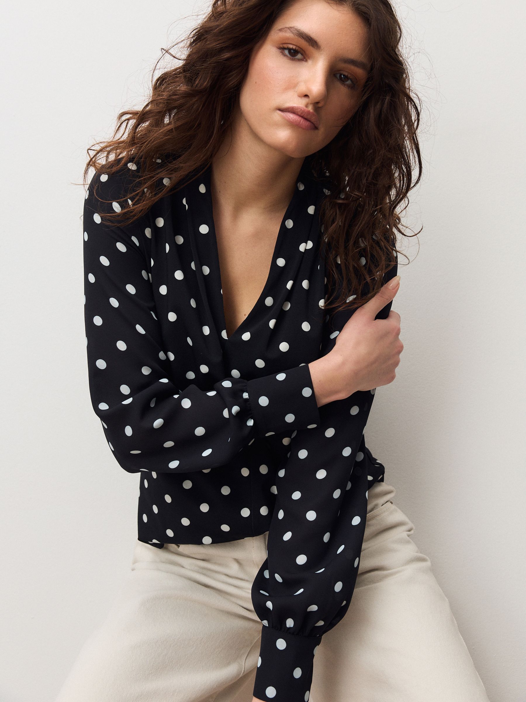 Long Sleeve V-Neck Cuff Top - Monochrome Spot - Regular - Location Worn