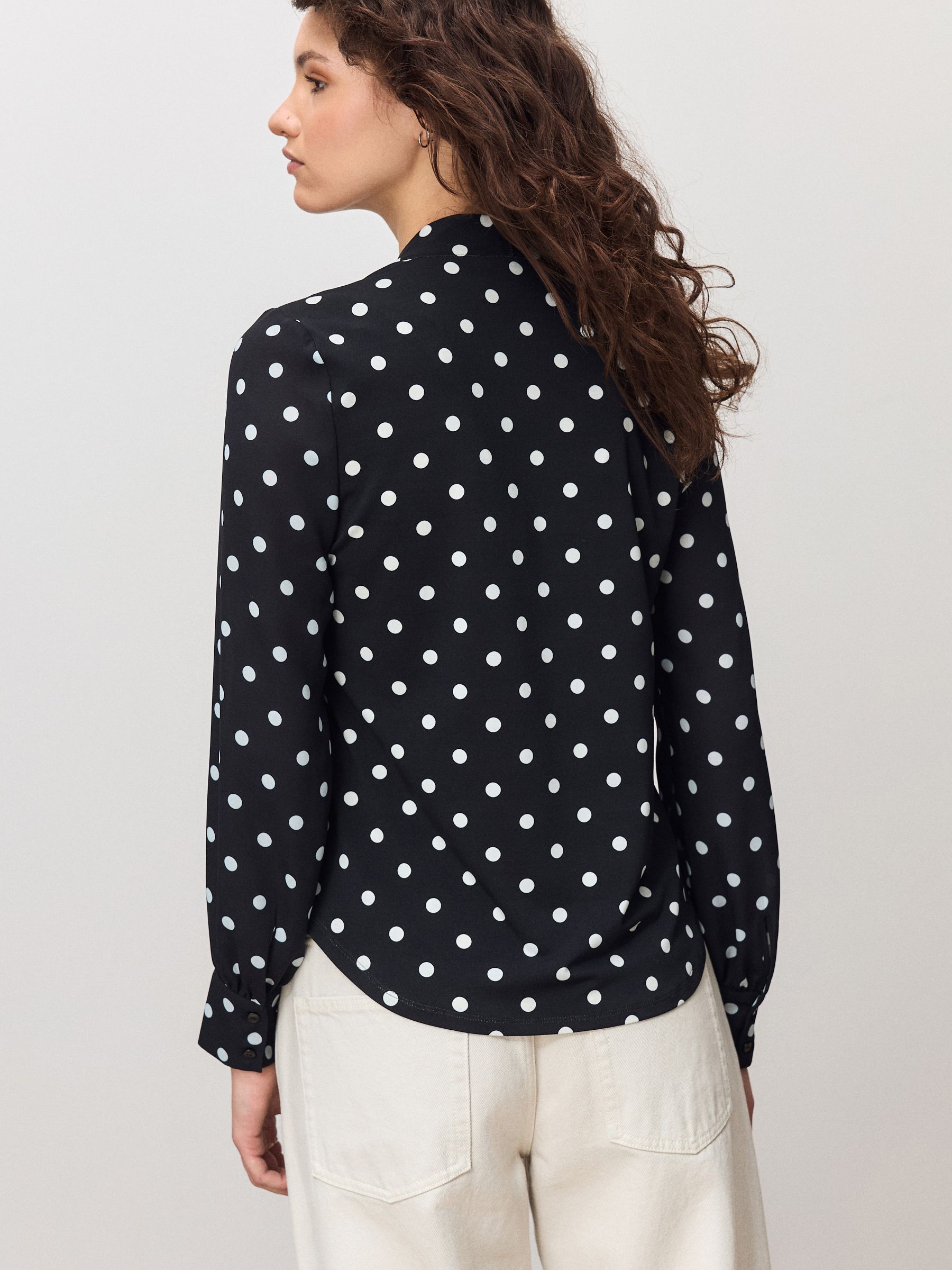 Long Sleeve V-Neck Cuff Top - Monochrome Spot - Regular - Location Worn