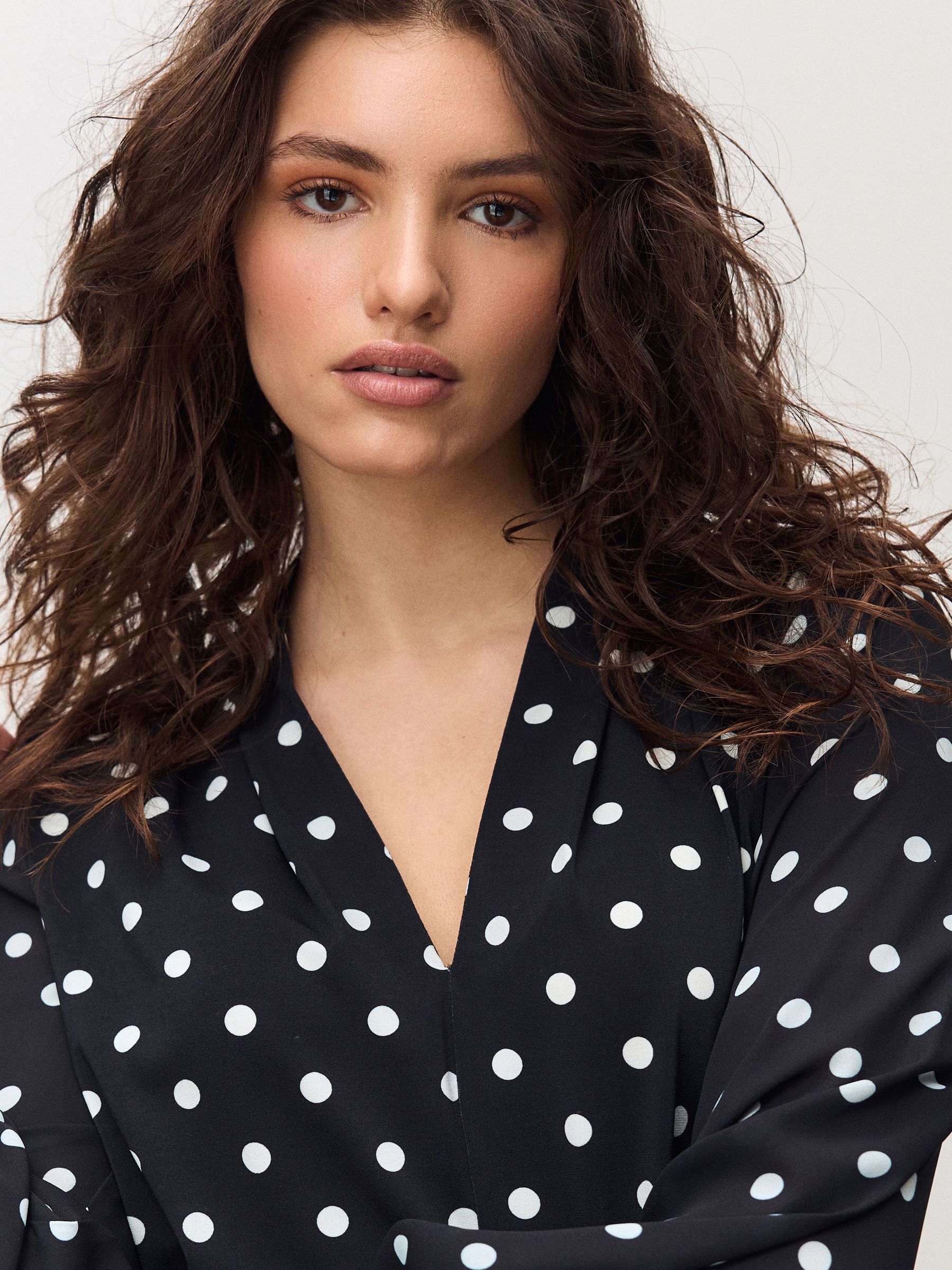 Long Sleeve V-Neck Cuff Top - Monochrome Spot - Regular - Location Worn