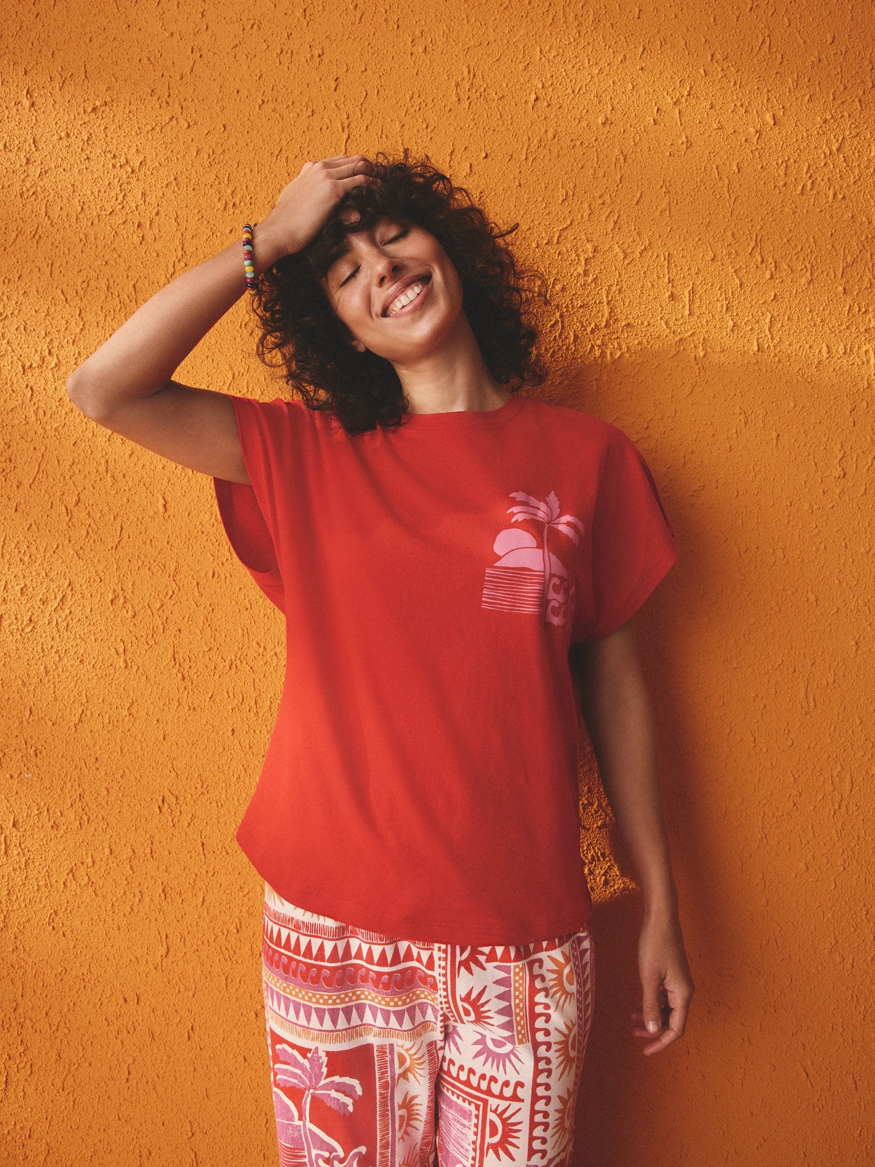 Short Sleeve Pyjamas - Red Palm - Regular - Location Worn