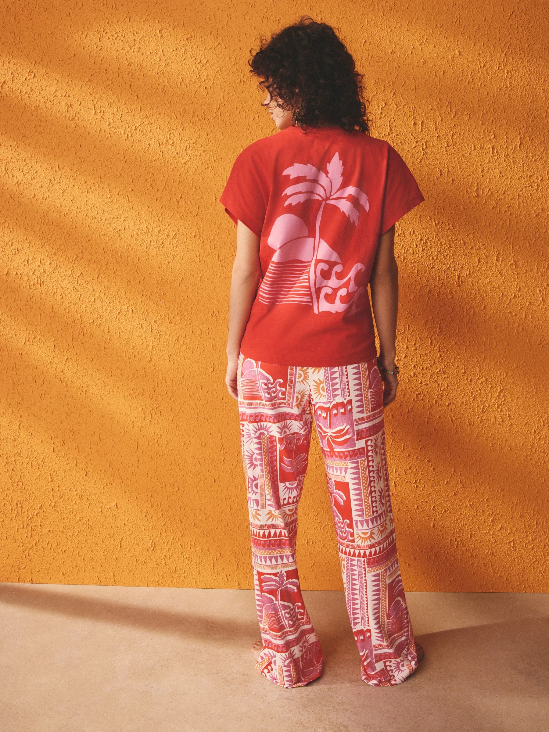 Short Sleeve Pyjamas - Red Palm - Regular - Location Worn
