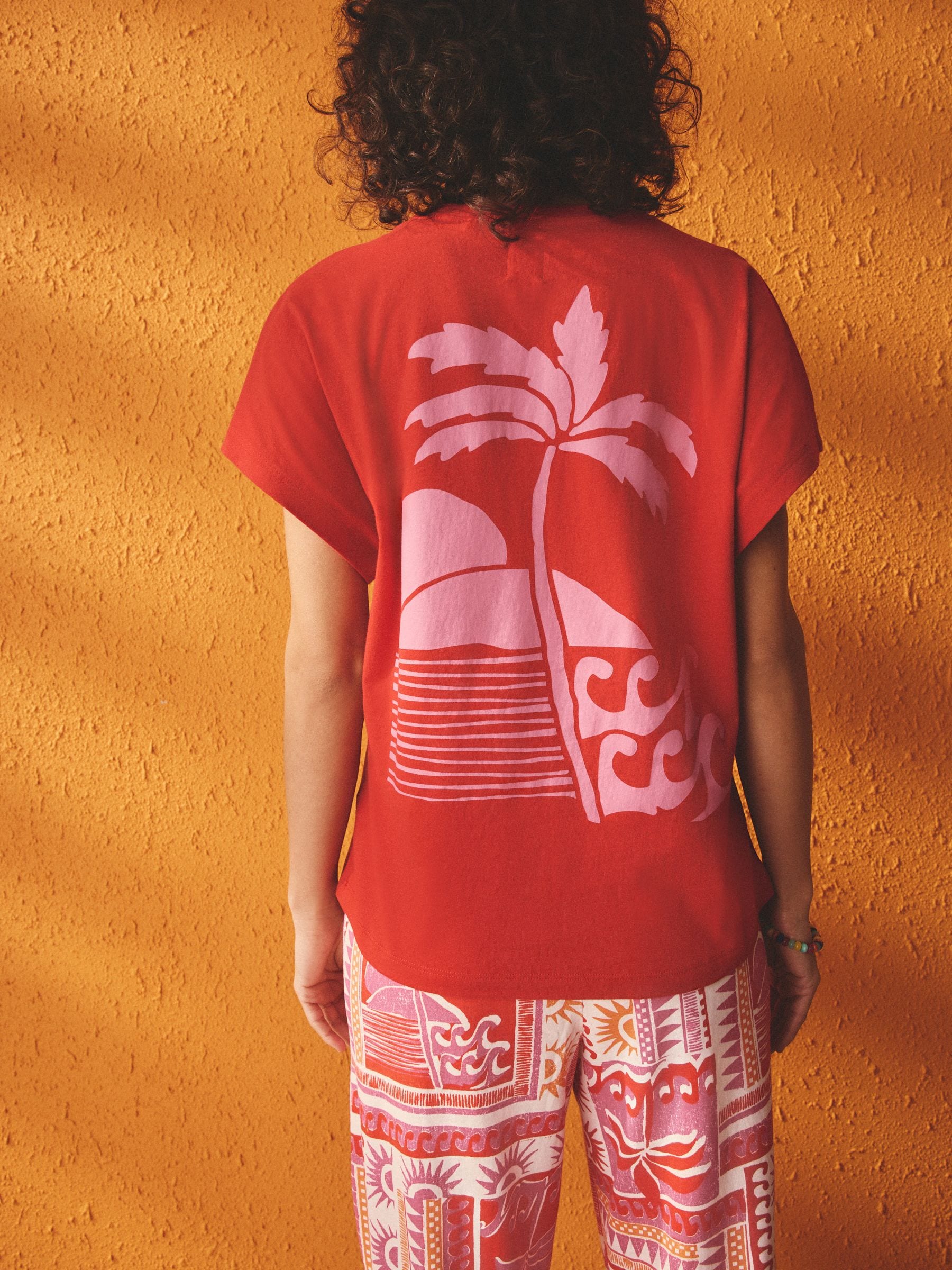 Short Sleeve Pyjamas - Red Palm - Regular - Location Worn
