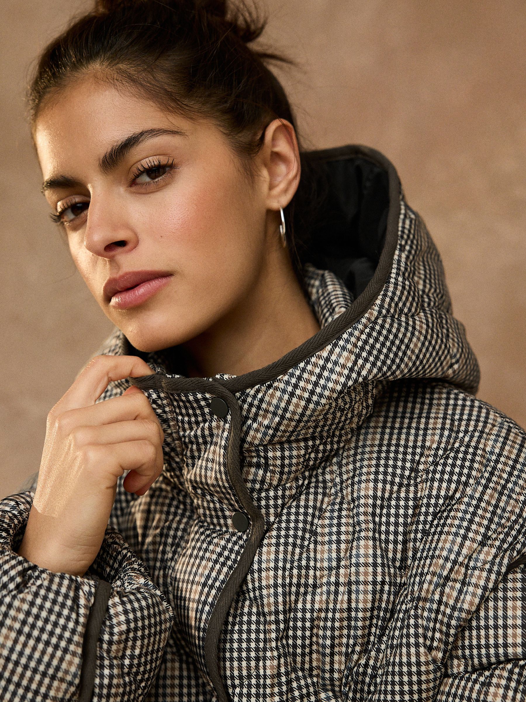 Shower Resistant Lightweight Quilted Jacket - Brown/Blue Check - Regular - Location Worn