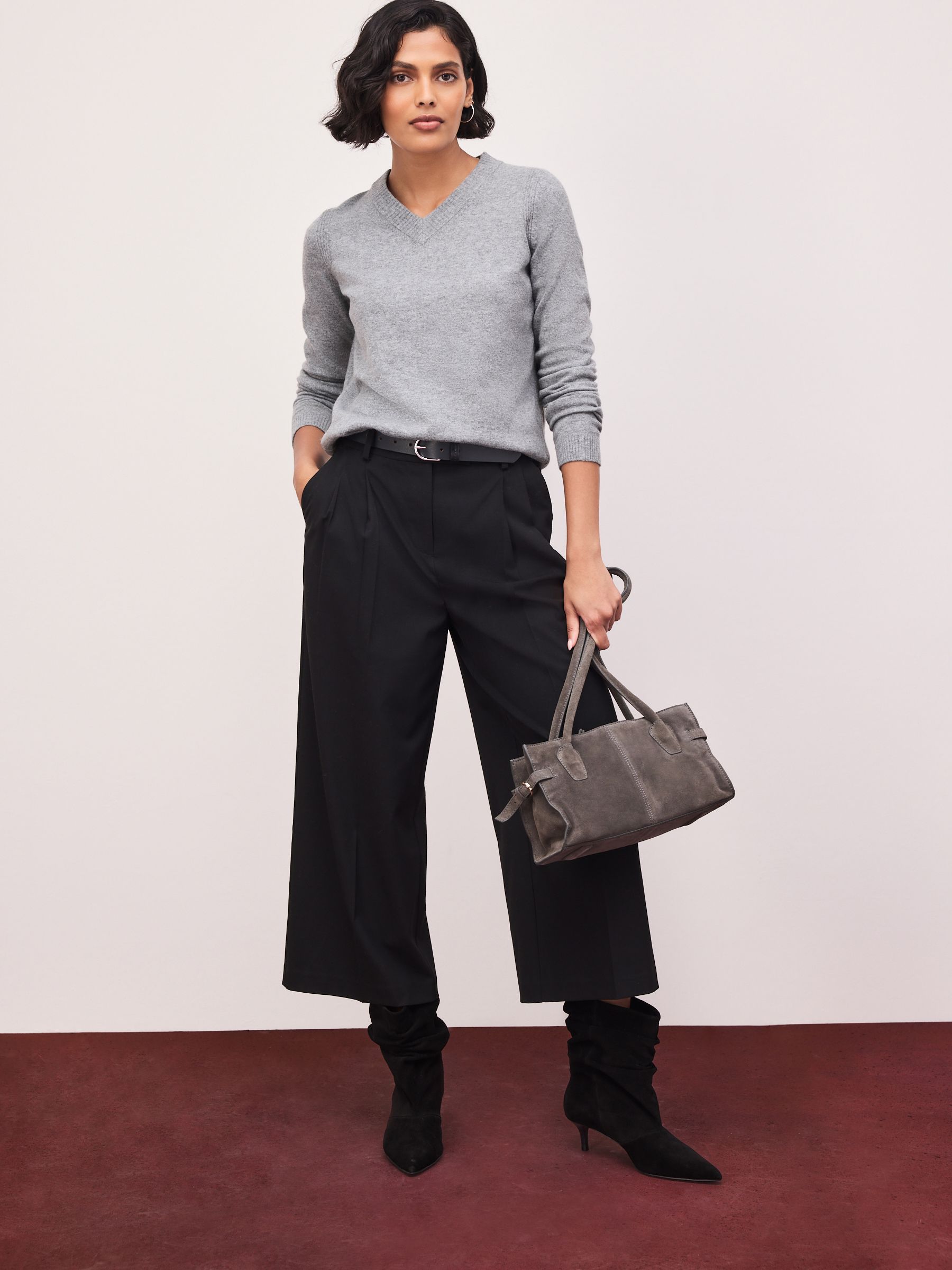 Supersoft V-Neck Long Sleeve Jumper - Grey - Regular - Location Worn