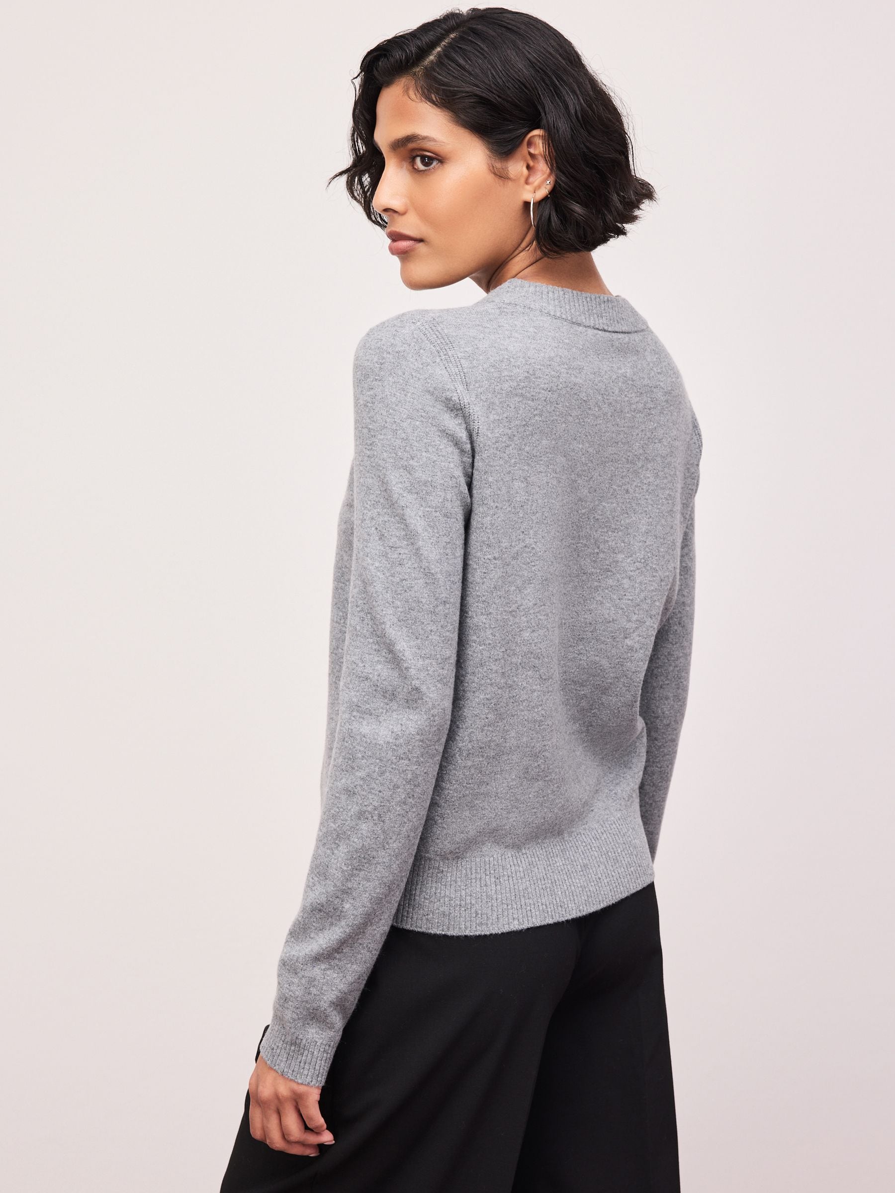 Supersoft V-Neck Long Sleeve Jumper - Grey - Regular - Location Worn