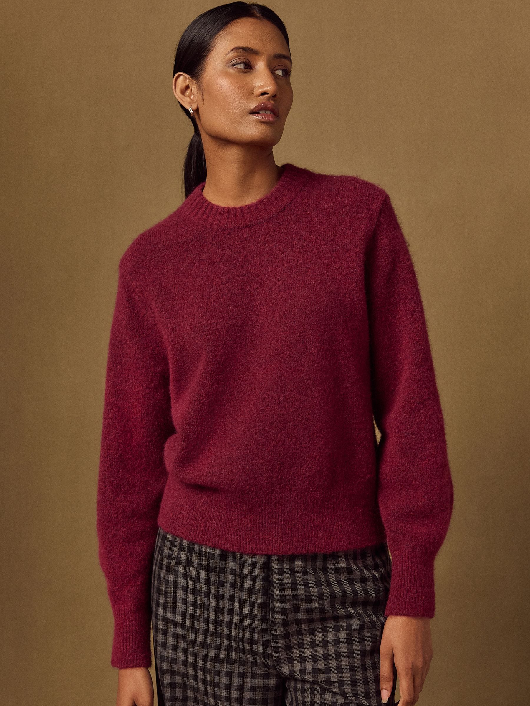 Long Sleeve Crew Neck Knitted Jumper With Wool - Burgundy Red - Regular - Location Worn