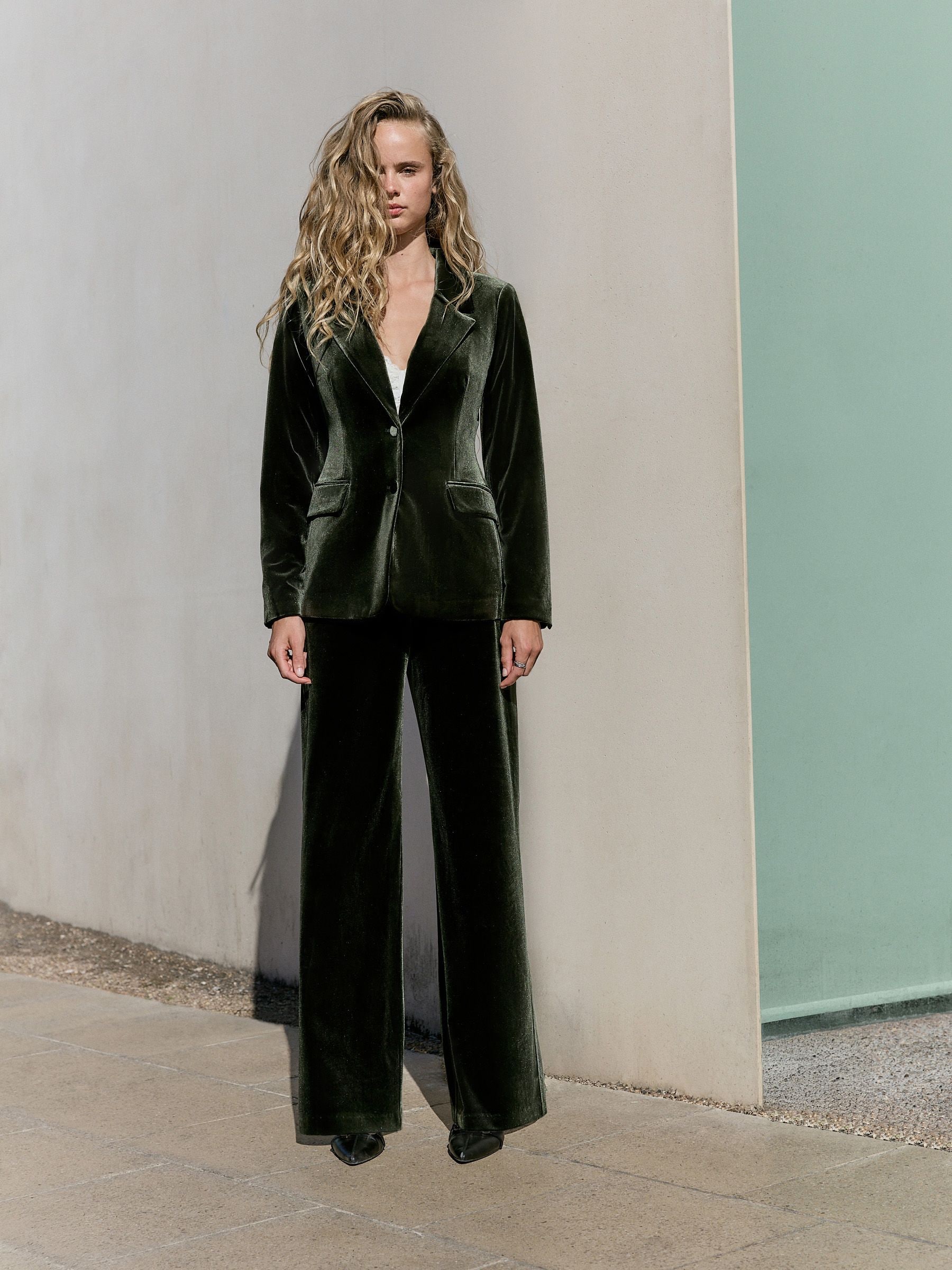 Velvet Single Breasted Blazer - Green - Regular - Location Worn