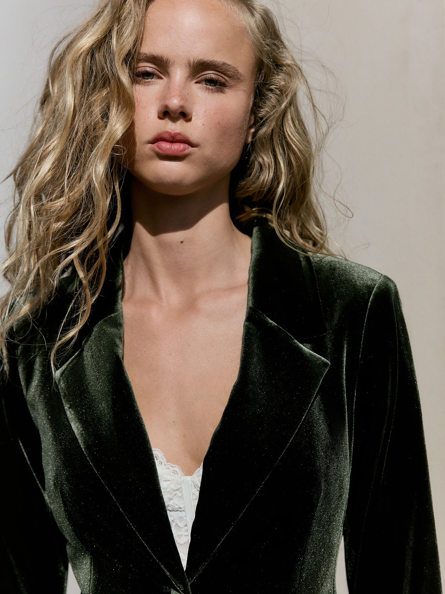 Velvet Single Breasted Blazer - Green - Regular - Location Worn
