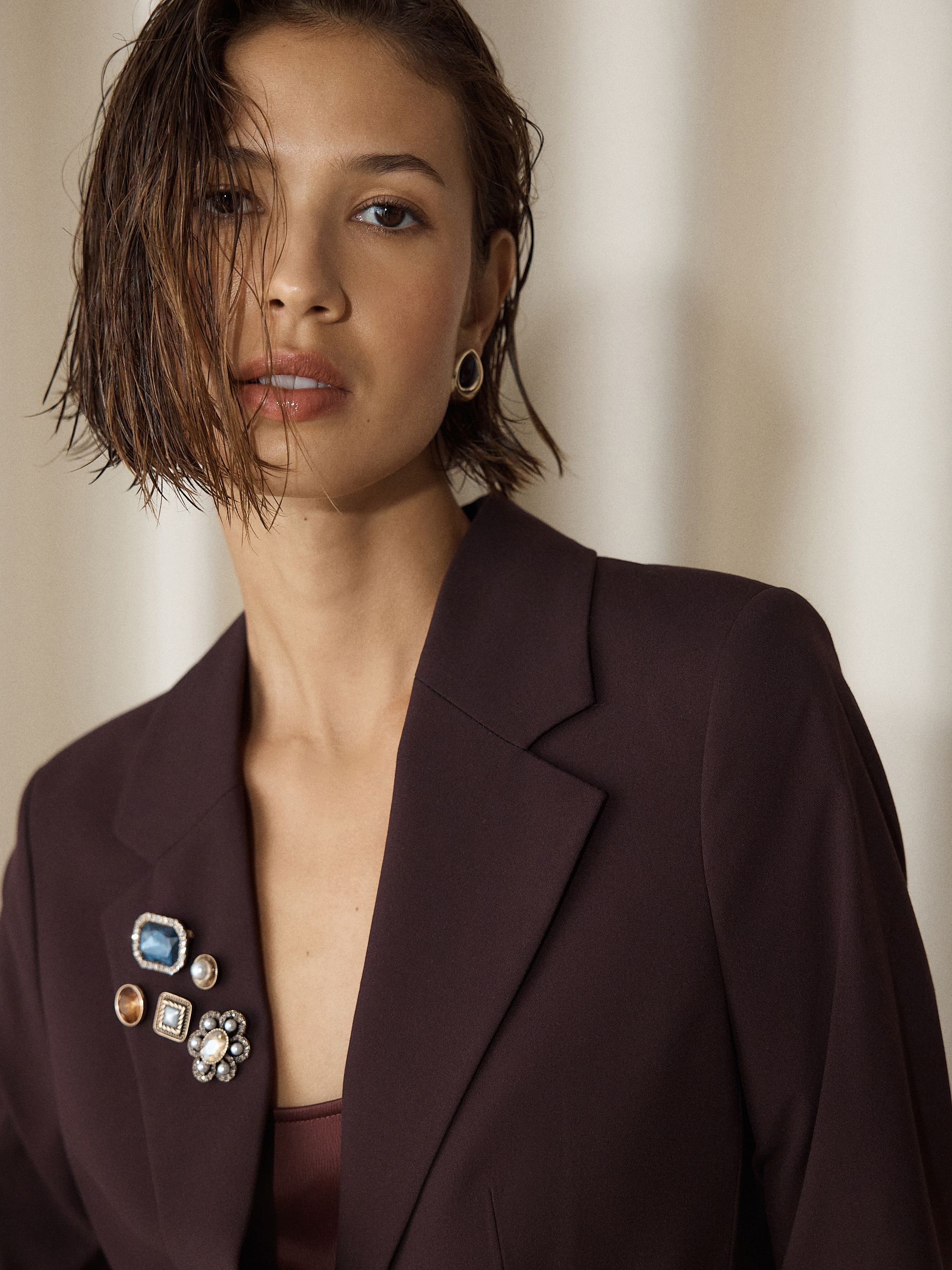 Tailored Single Breasted Blazer With Wool - Burgundy Red - Petite - Location Worn