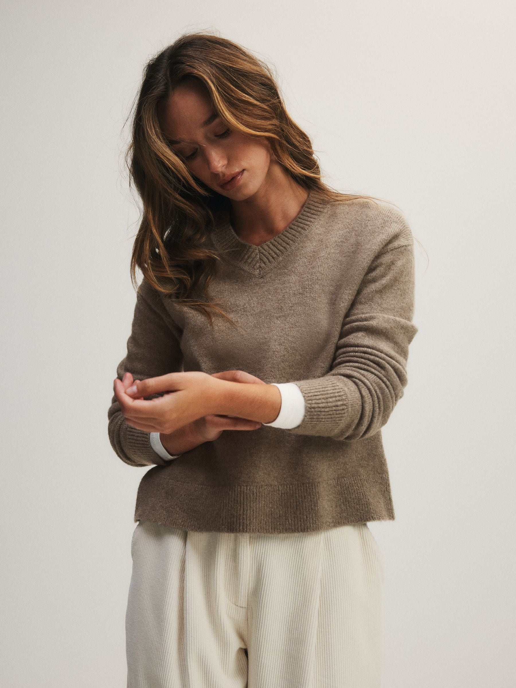 The Set 2 Pack V-Neck Jumpers With Wool - Mink Marl/Brown Silver Cloud - Regular - SIP Worn
