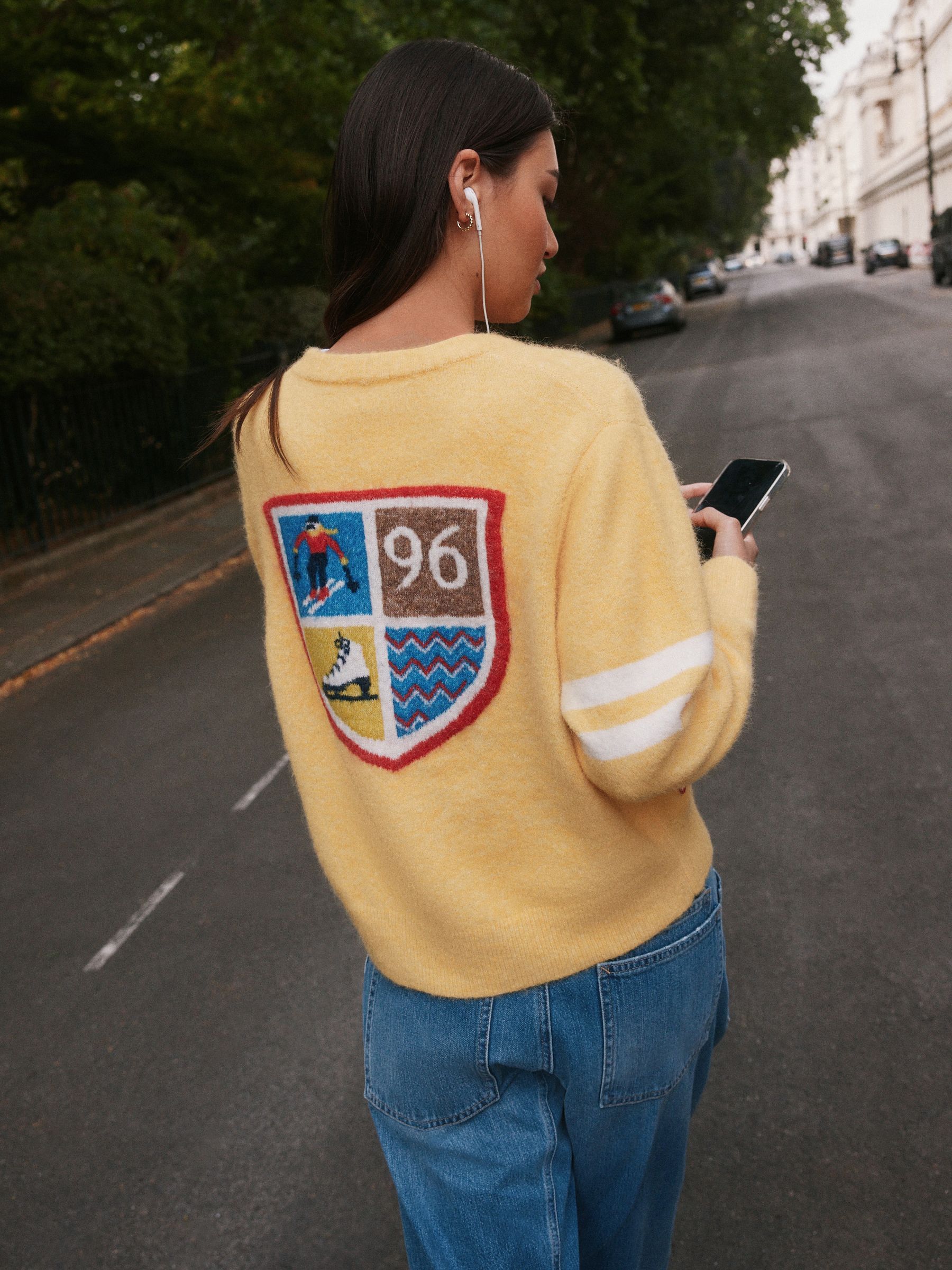 Long Sleeve Crew Neck Knitted Jumper With Wool - Yellow/Multi Back Graphic - Regular - Location Worn