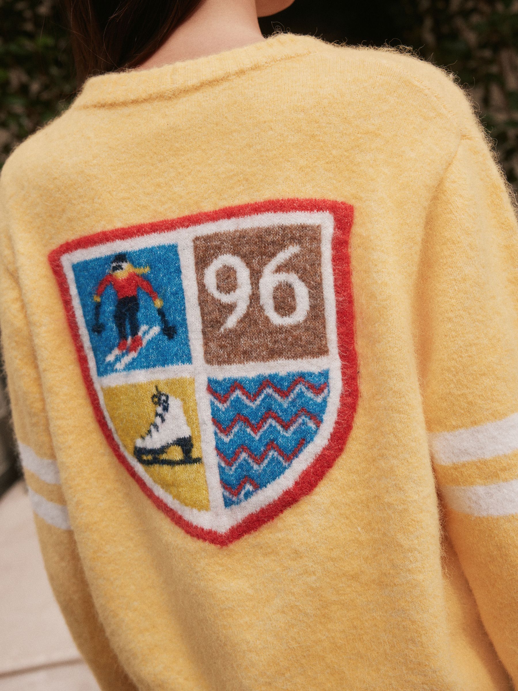 Long Sleeve Crew Neck Knitted Jumper With Wool - Yellow/Multi Back Graphic - Regular - Location Worn