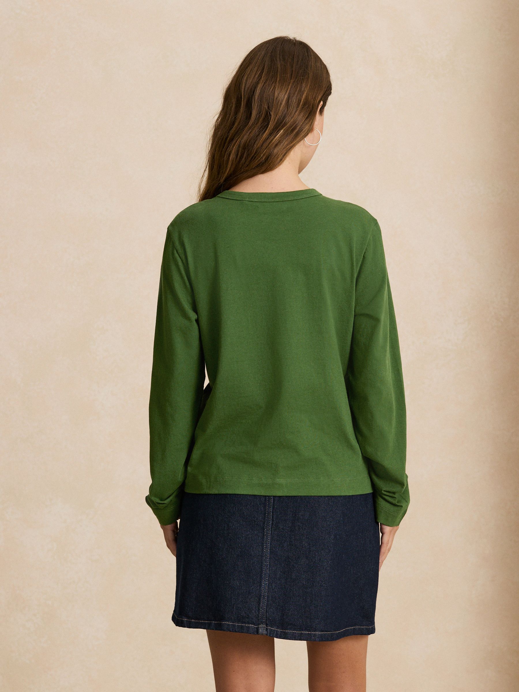 Long Sleeve Crew Neck T-Shirt - Dark Green - Regular - Location Worn