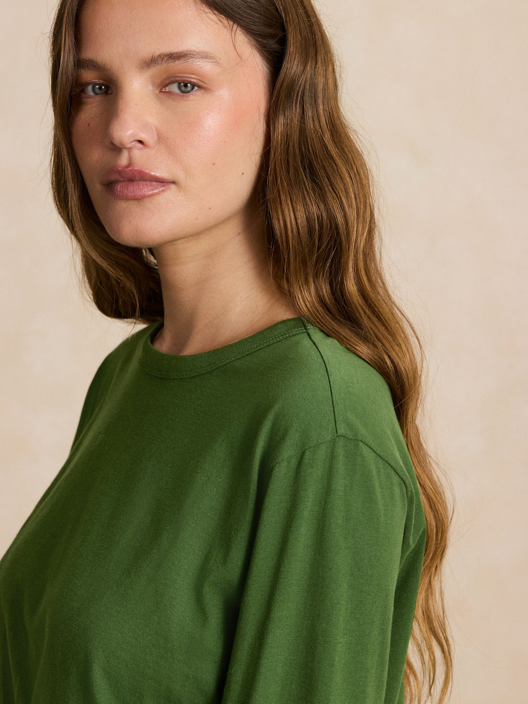 Long Sleeve Crew Neck T-Shirt - Dark Green - Regular - Location Worn