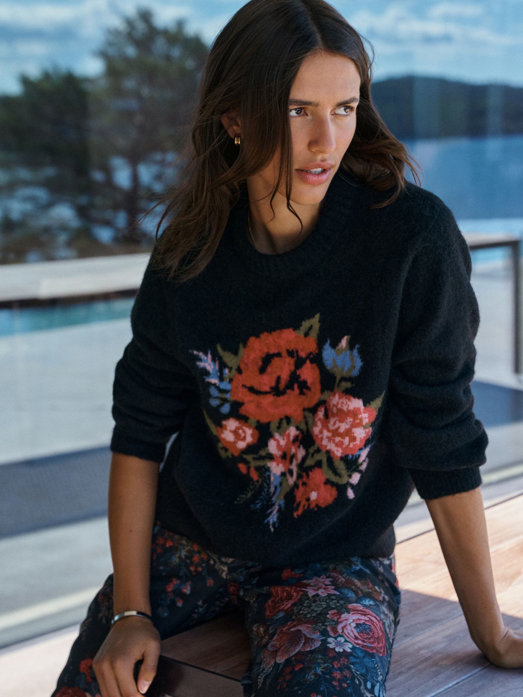 Long Sleeve Crew Neck Knitted Jumper With Wool - Black/Multi Floral - Regular - Location Worn