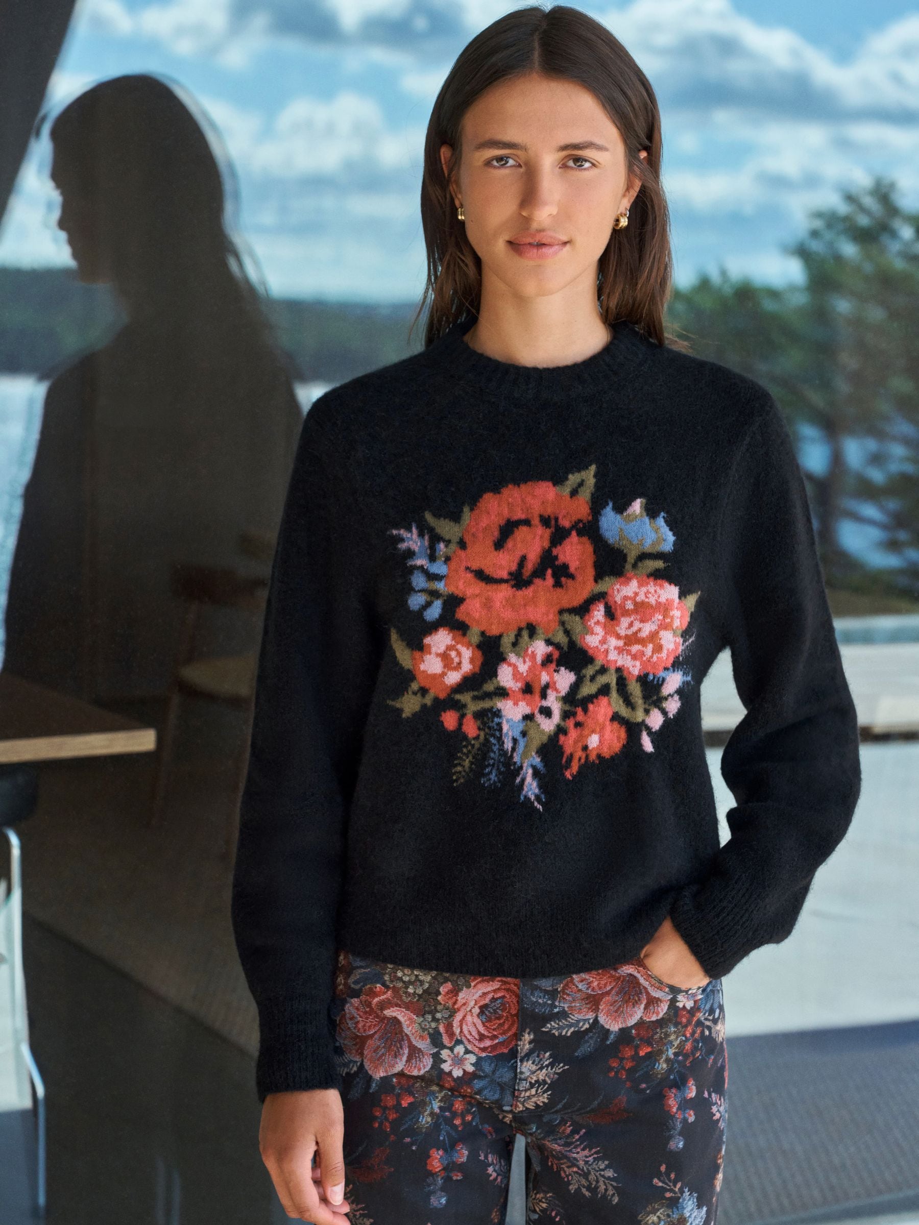 Long Sleeve Crew Neck Knitted Jumper With Wool - Black/Multi Floral - Regular - Location Worn